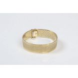 Armband.GG 585. Milanese, teilweise satiniert. Gew. ca. 51g. L: 21 cm. 20.00 % buyer's premium on