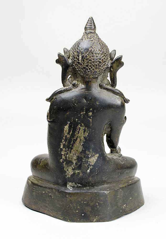 Buddha, Tibet, 17.Jh., Bronzeguss mit schöner brauner Alterspatina, meditierende Haltung im - Image 4 of 5