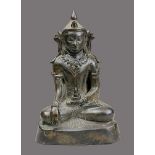 Buddha, Tibet, 17.Jh., Bronzeguss mit schöner brauner Alterspatina, meditierende Haltung im