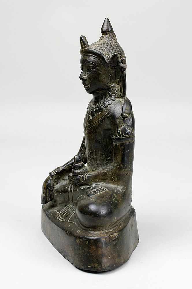 Buddha, Tibet, 17.Jh., Bronzeguss mit schöner brauner Alterspatina, meditierende Haltung im - Image 3 of 5