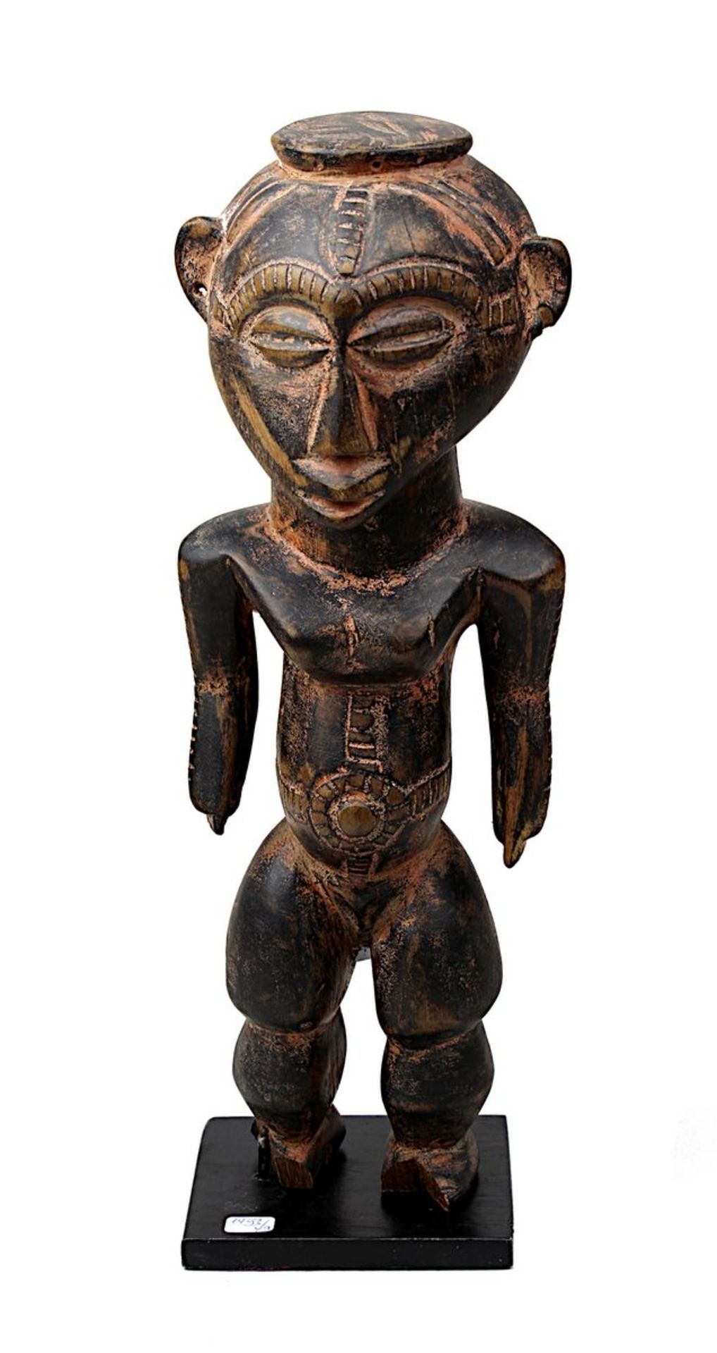 Weibliche Holzfigur wohl der Kuba, D. R. Kongo, stehende Figur mit herabhängenden Armen und