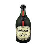 1 Flasche 1967 Calvados Vimoutiers Normandie, 0,7 l, Füllhöhe: Halsansatz, Versiegelung zum Teil