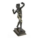 Faun aus Bronze nach dem Original aus dem Haus des Fauns in Pompeji, um 1900, dunkelgrüne Patina,