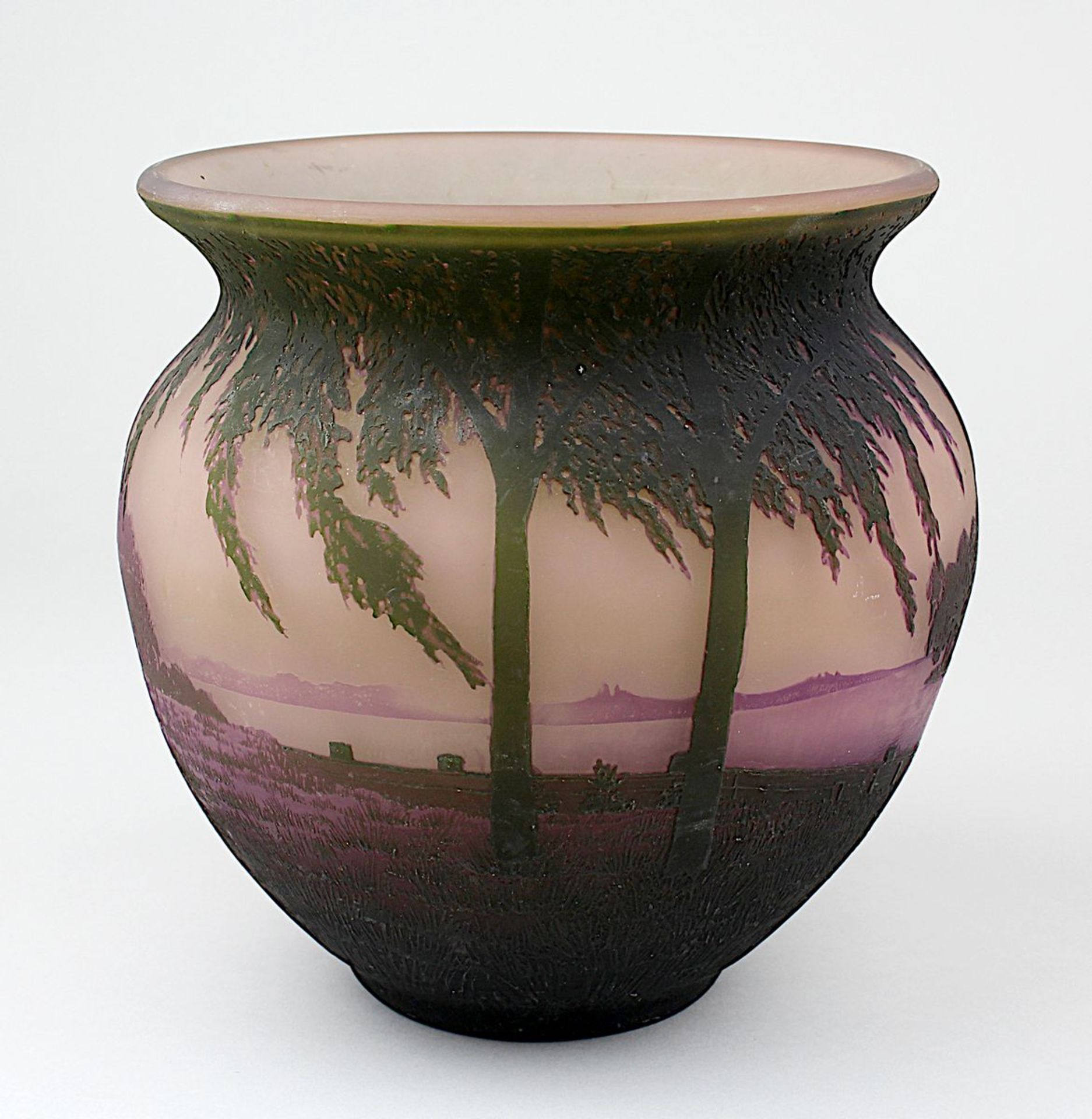 Arsall-Vase, Seelandschaft mit Fluss und Bäumen, Vereinigte Lausitzer Glaswerke, 1918-29, Klarglas