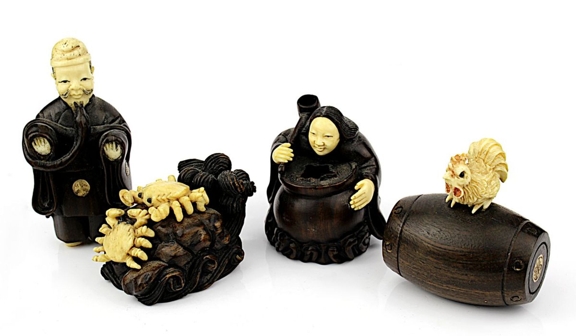 Zwei Tier- und zwei Figurennetsuke, Kombinationsfiguren aus Holz und Elfenbein, Japan um 1930, ein
