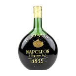 1 Flasche 1935 Armagnac Napoleon, Flasche in Bocksbeutelform, J. Dupeyron Condom (Gers), 0,7 l,