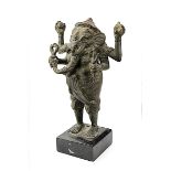 Ganesha, kleine Bronzeskulptur, Indien um 1900, stehende Figur des elefantenköpfigen Gottes mit 4