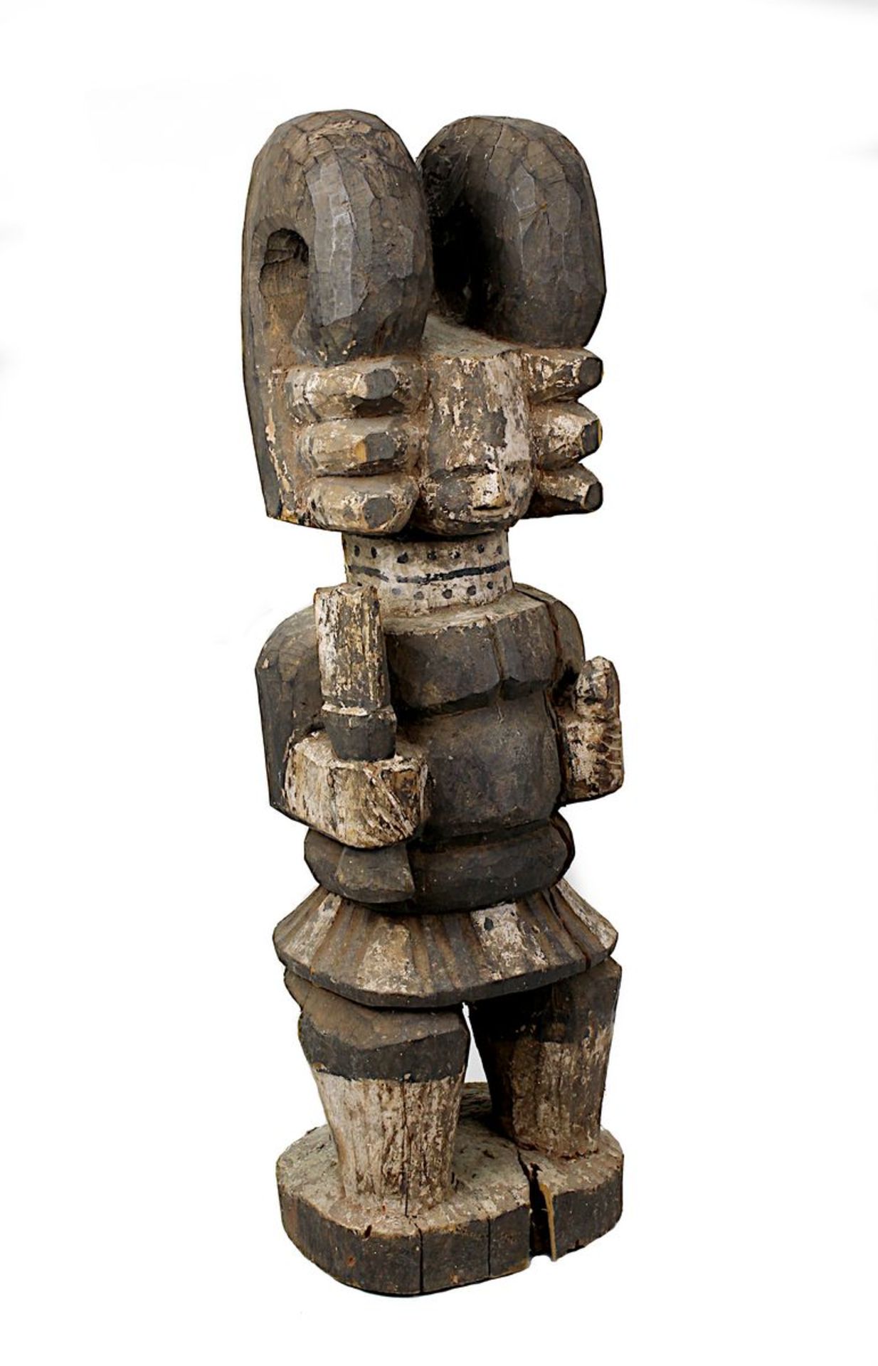 Große Ikenga-Figur, Igbo, Nigeria, Männerkultfigur in Form eines sitzenden Kriegers mit