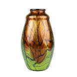 Loetz Vase Titania, Böhmen 1908, Loetz Wwe. Klostermühle, gebauchte längliche Form, Klarglas mit