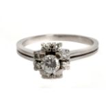 An 18 ct. white gold cluster ring with brilliant cut diamonds