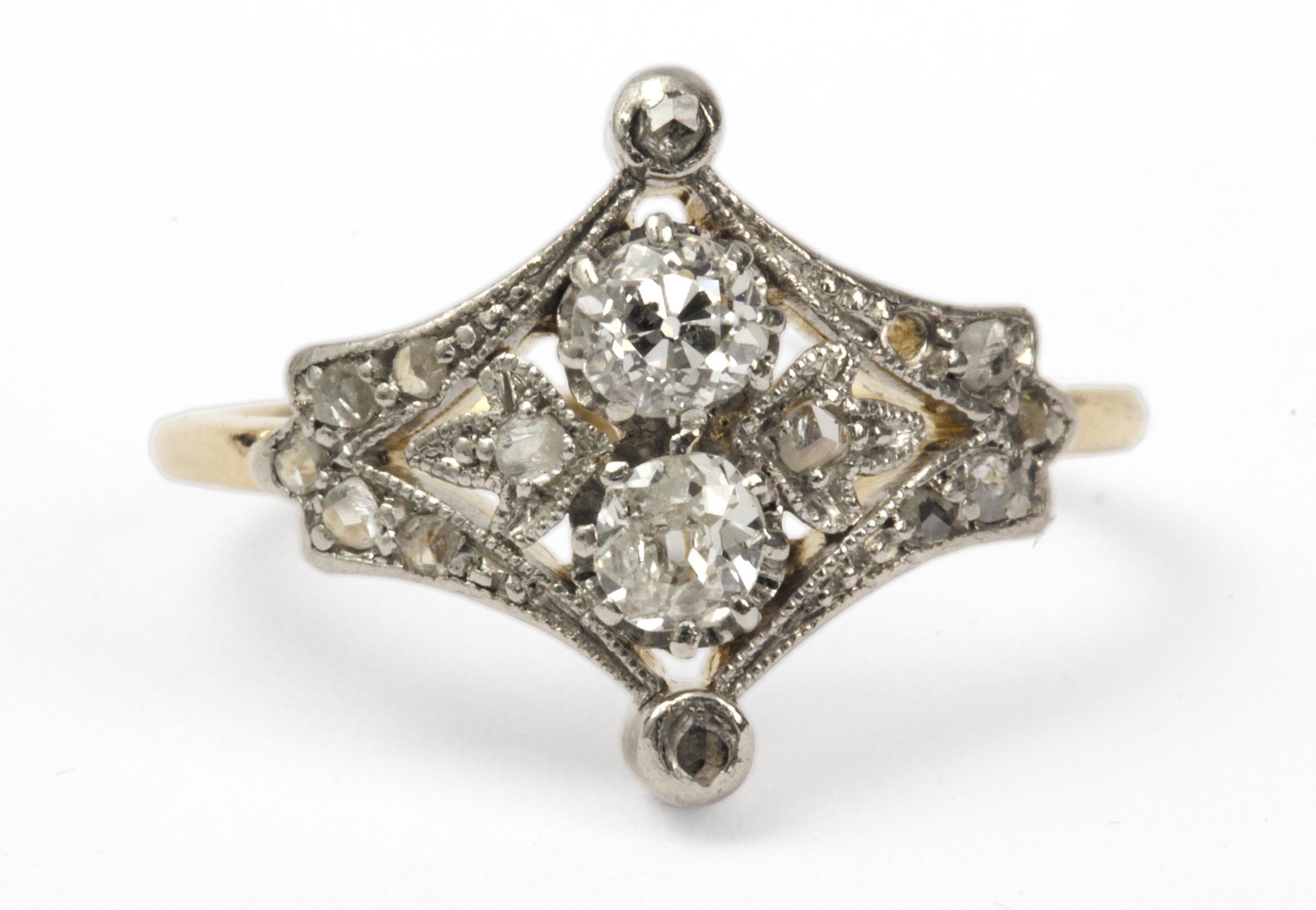 A Belle Époque style ring 18 ct. yellow gold, platinum and brilliant cut diamonds