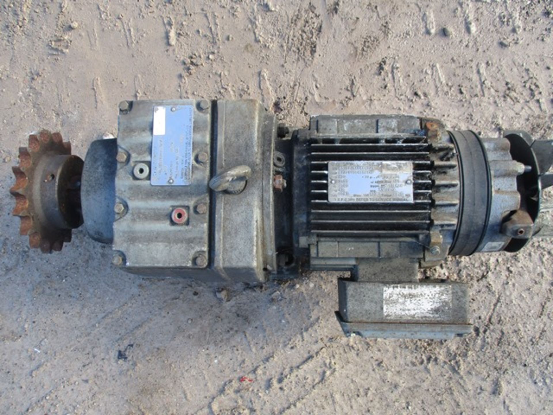 Sew-Eurodrive R77DT90L4BM62HF Motor Gearbox