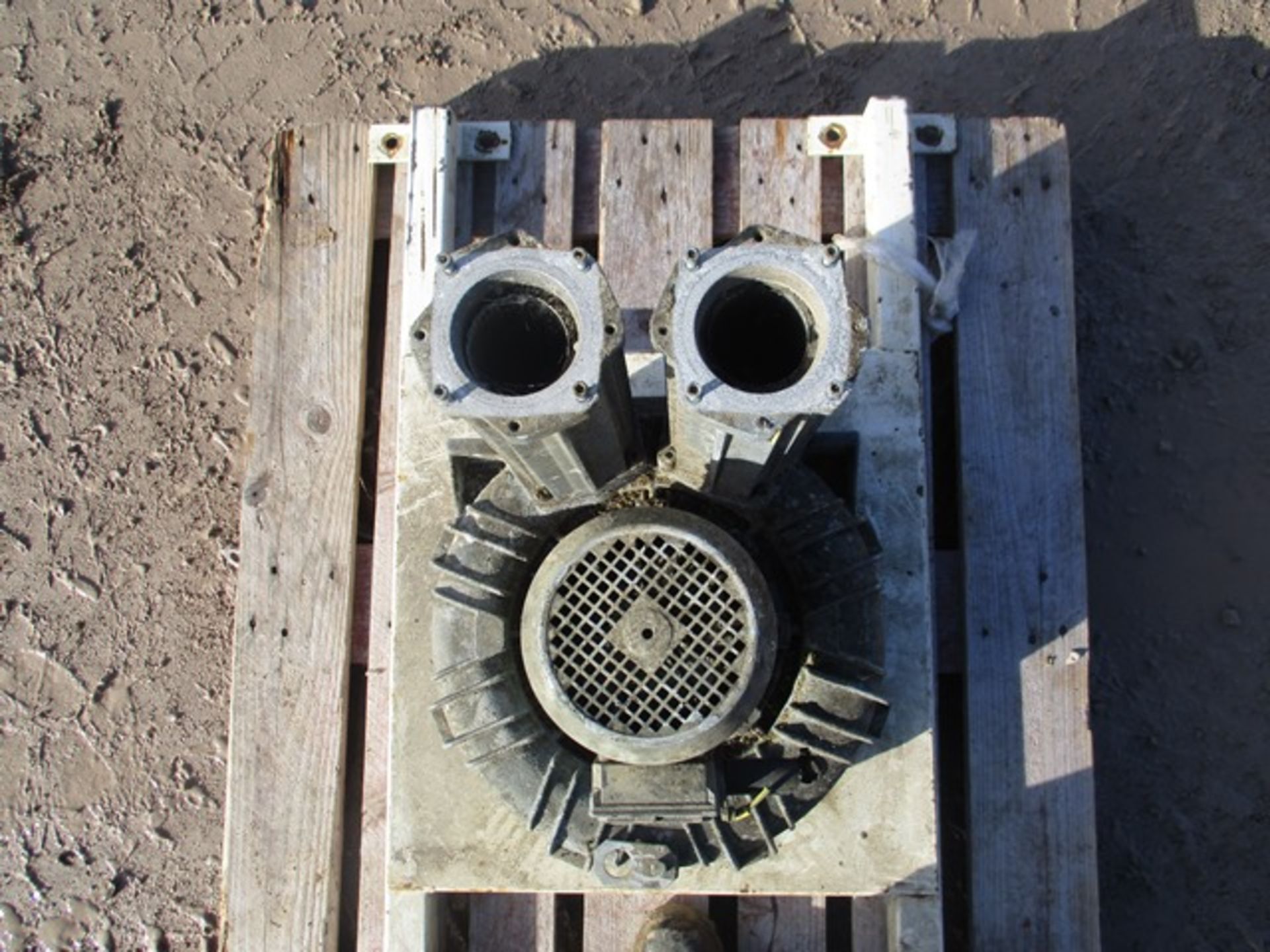 EPZ E19898 Vacuum Pump - Image 3 of 3