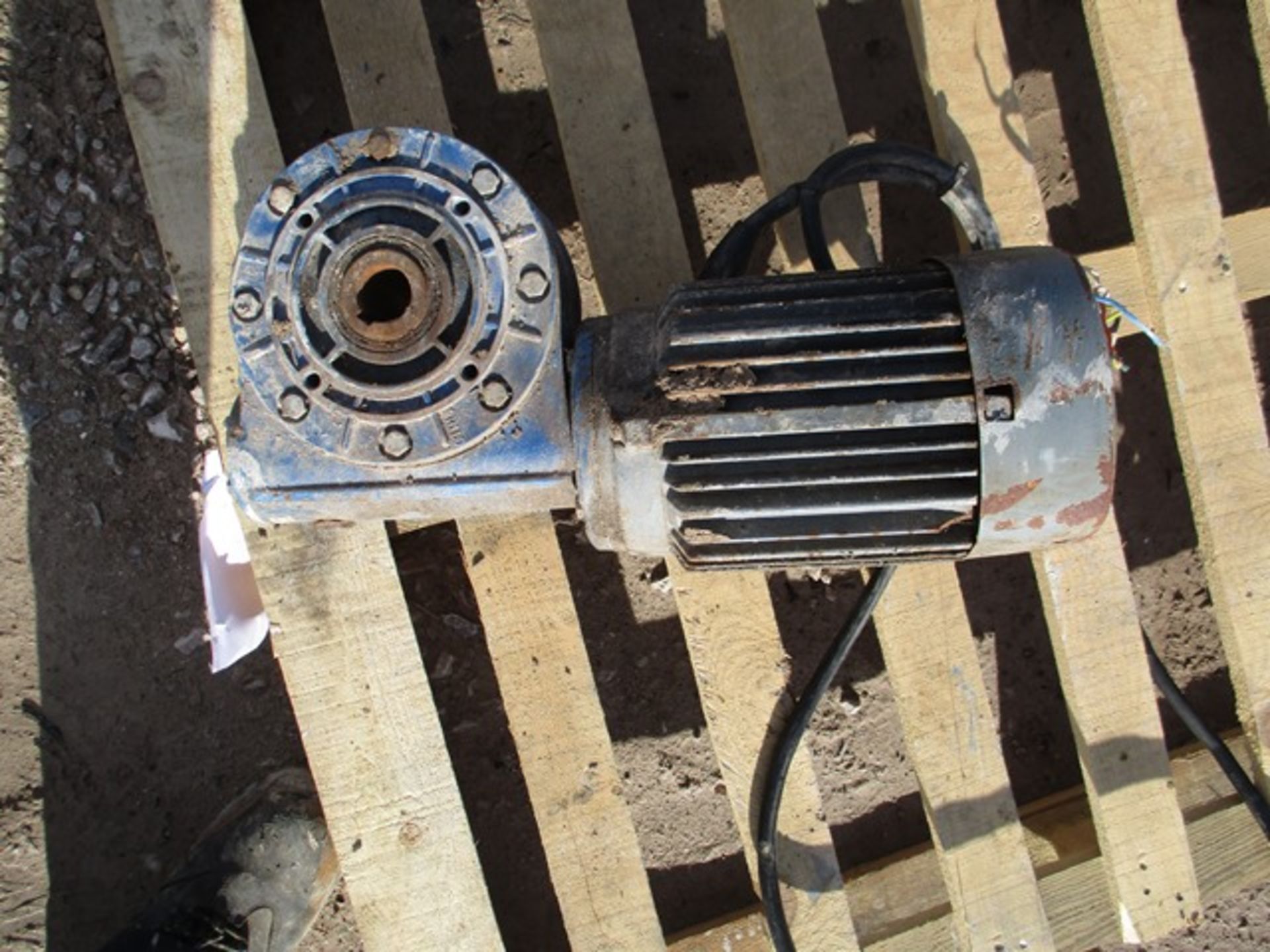 VEW K25R90L4 Motor Gearbox - Image 2 of 2