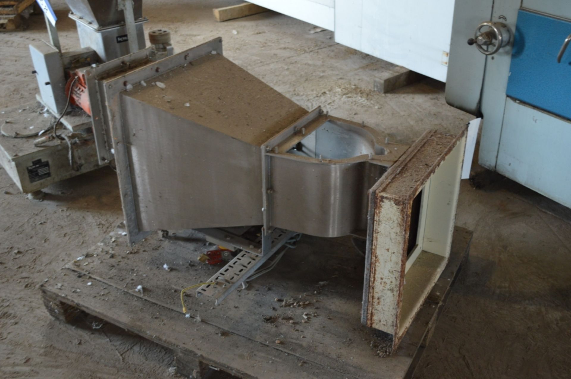 Stainless Steel Feeder Unit - Image 2 of 2