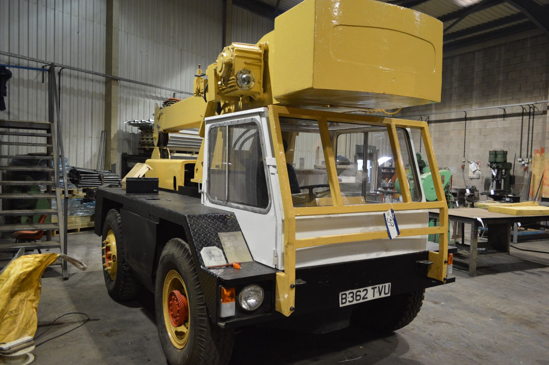 Coles IRON FAIRY IF8 MOBILE CRANE, serial no. 7177, year of manufacture 1980 (not Loler - Image 4 of 11