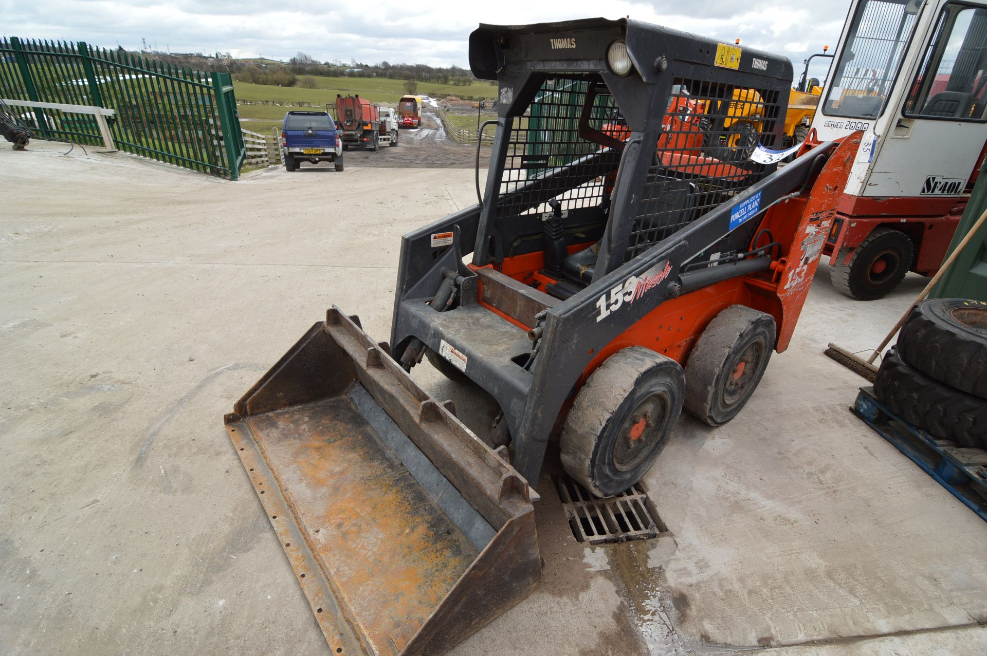 Thomas 153 MUSCLE SKID STEER LOADER, serial no. LN002672, year of manufacture 2003, with four - Image 2 of 10