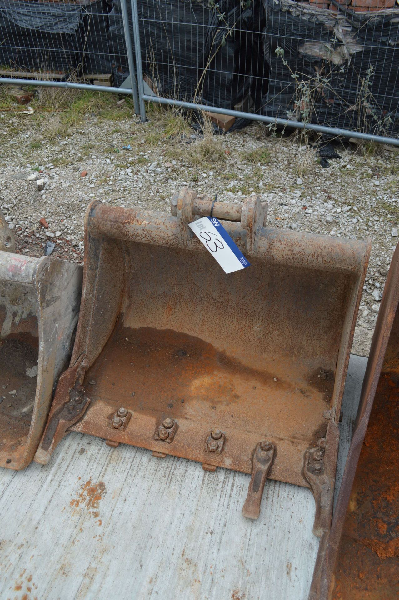 Excavator Bucket, approx. 1m wide, 50mm pins