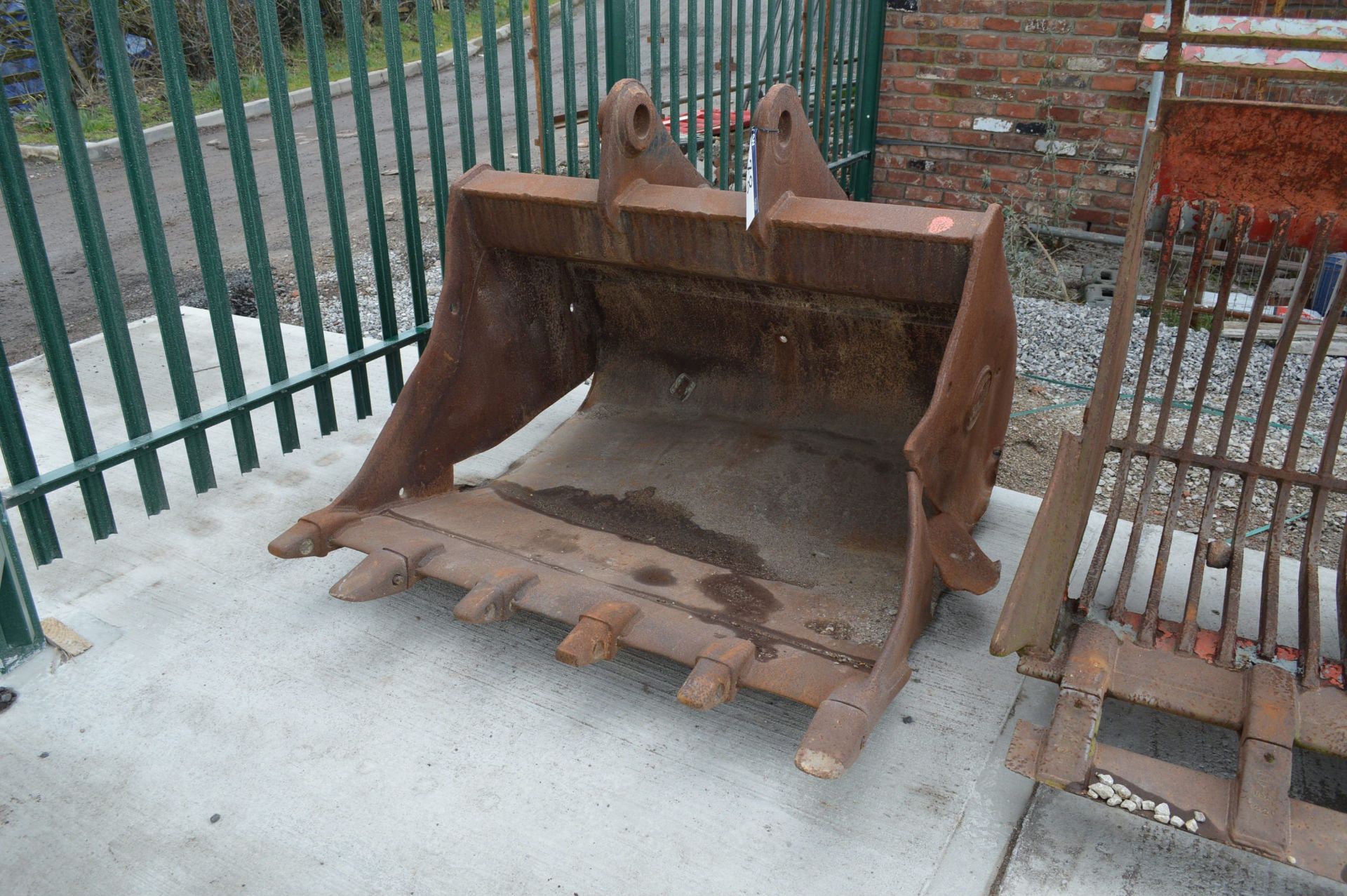 Excavator Bucket, approx. 1.5m wide, 90mm pins (known to require attention)