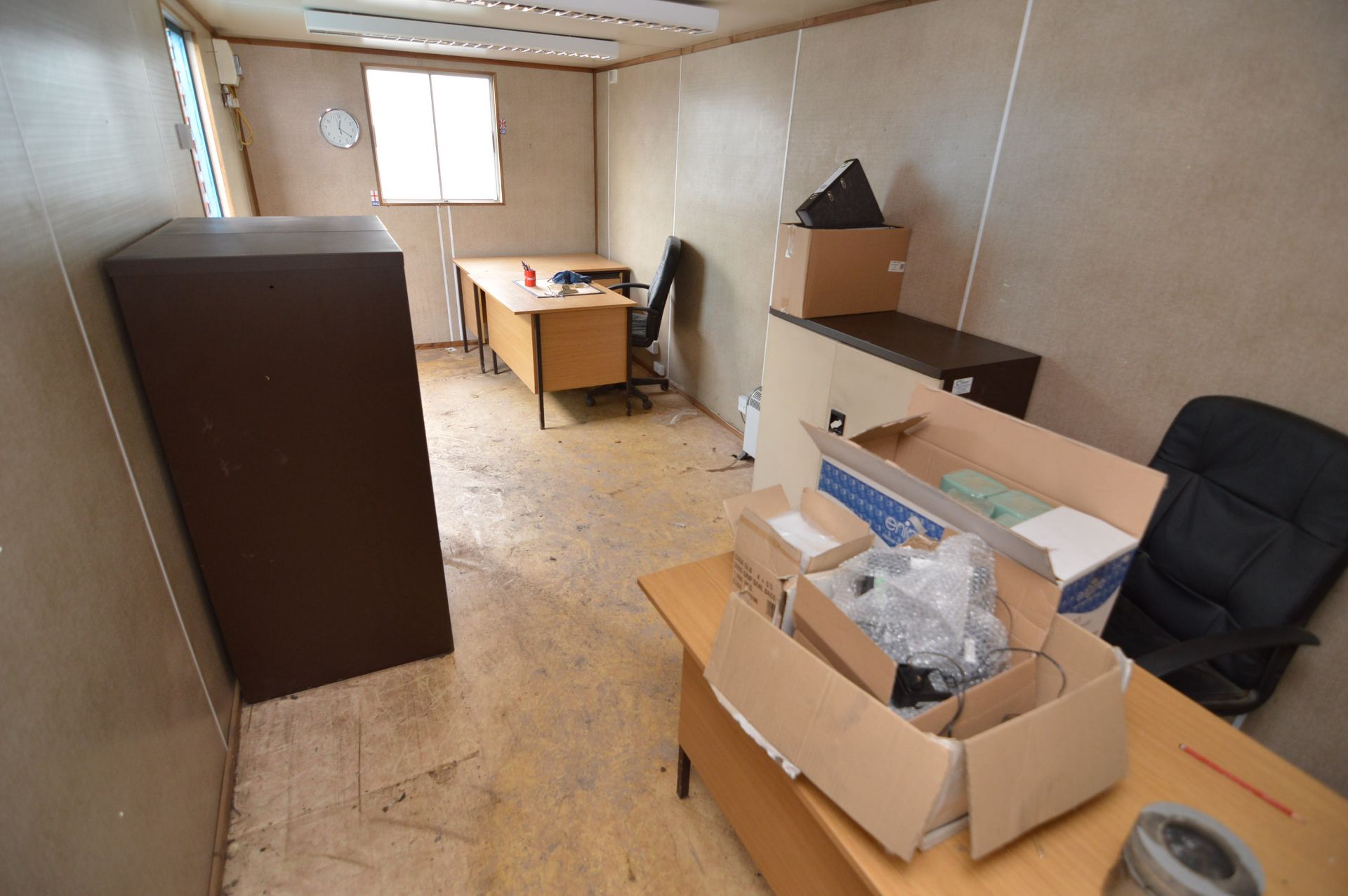 30ft Containerised Office, NOTE 5%buyer’s premium + vat applicable to this lot (remaining lots are - Image 5 of 5
