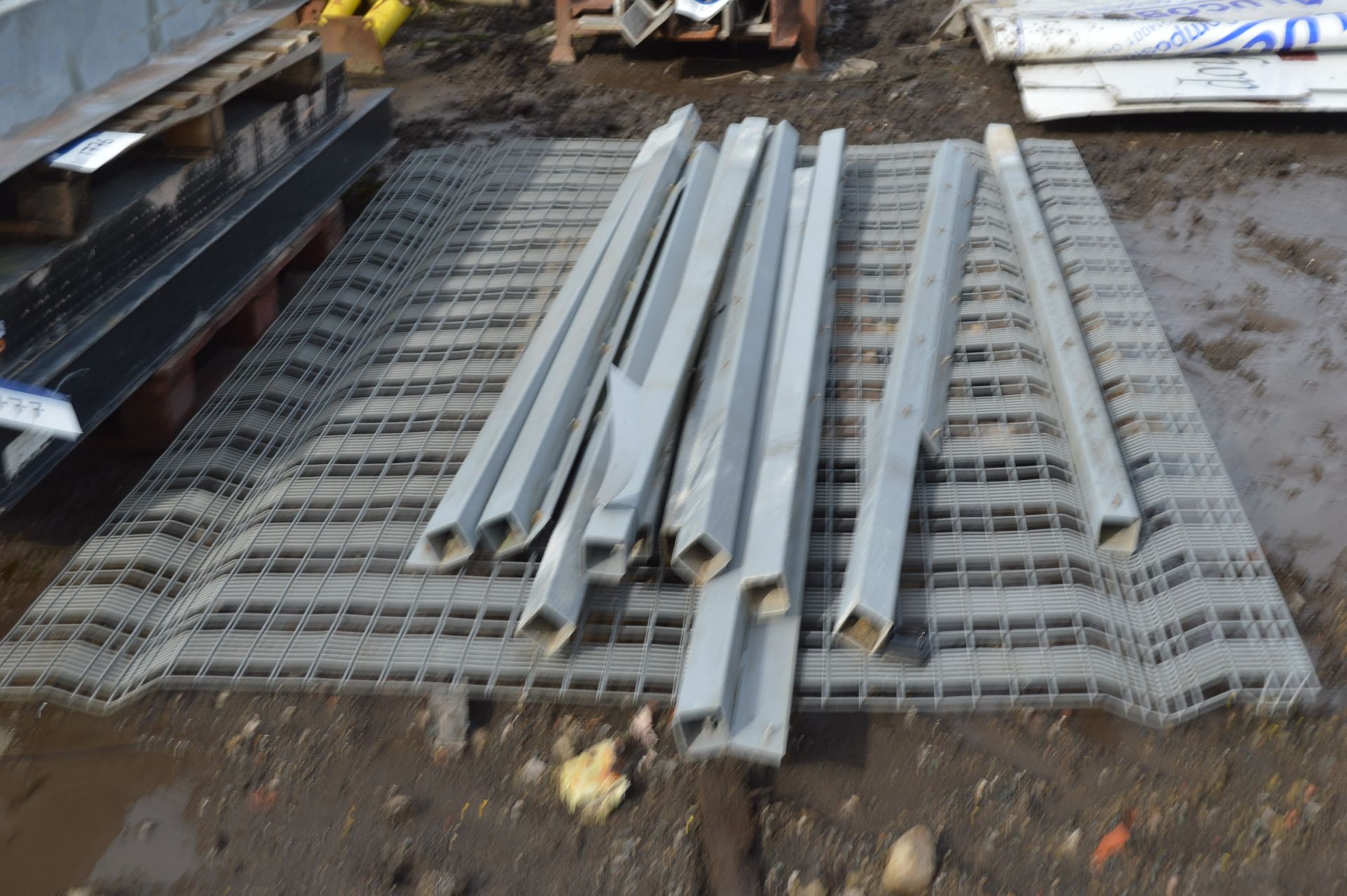 Wire Mesh Panels & Posts, on one pallet