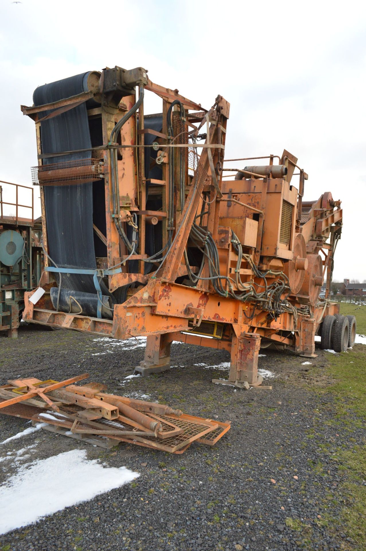 Goodwin Barsby TS3610 SEC GOLIATH TANDEM AXLE TRAILER MOUNTED TWIN JAW CRUSHER, serial no. 29896, - Image 3 of 14