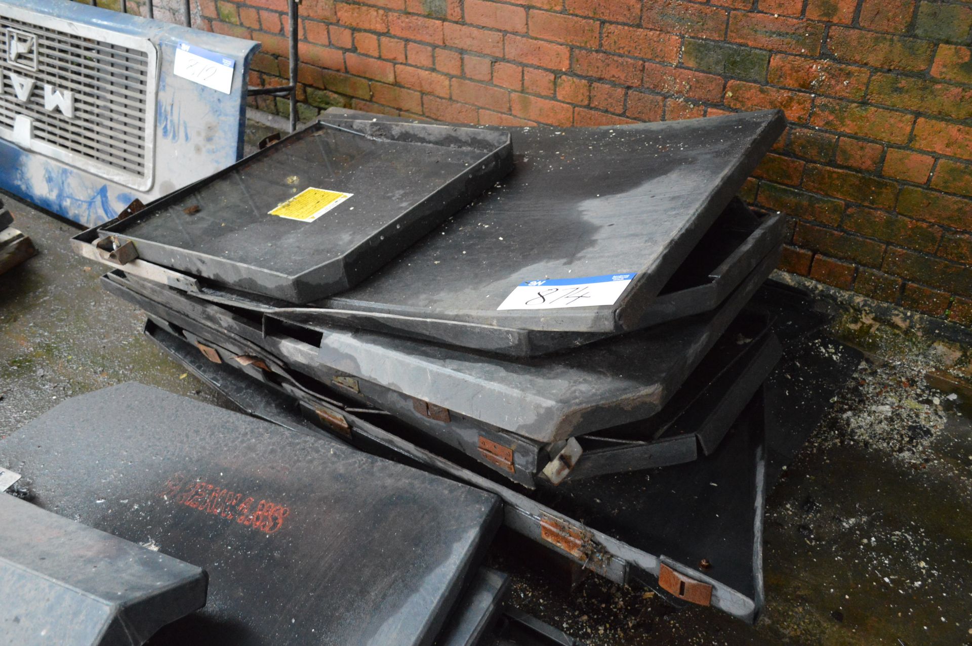 Anti-Vandal Guards, on one pallet