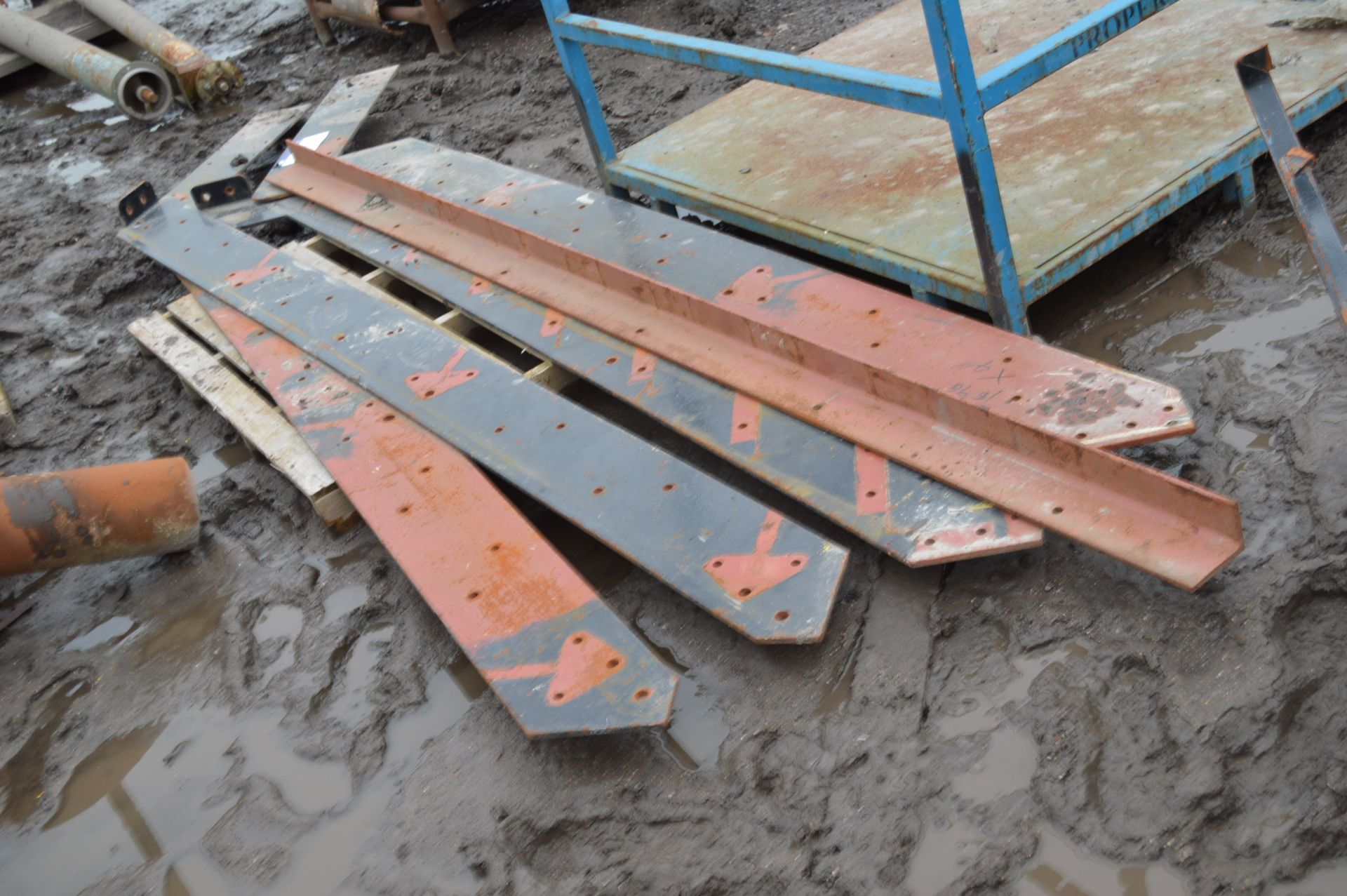Steel Stairway, on four pallets - Image 6 of 6
