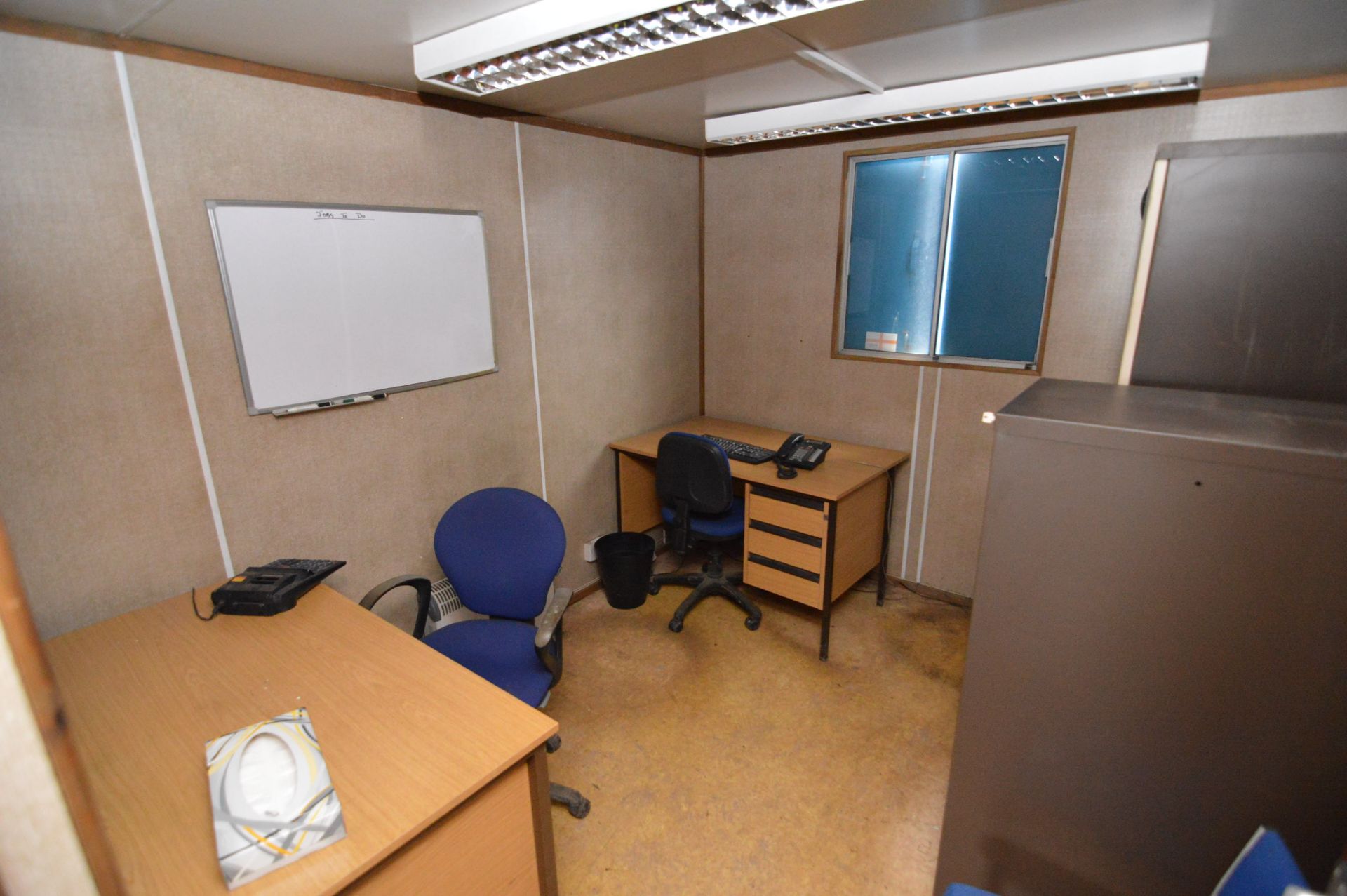 30ft Containerised Office, NOTE 5%buyer’s premium + vat applicable to this lot (remaining lots are - Image 4 of 5