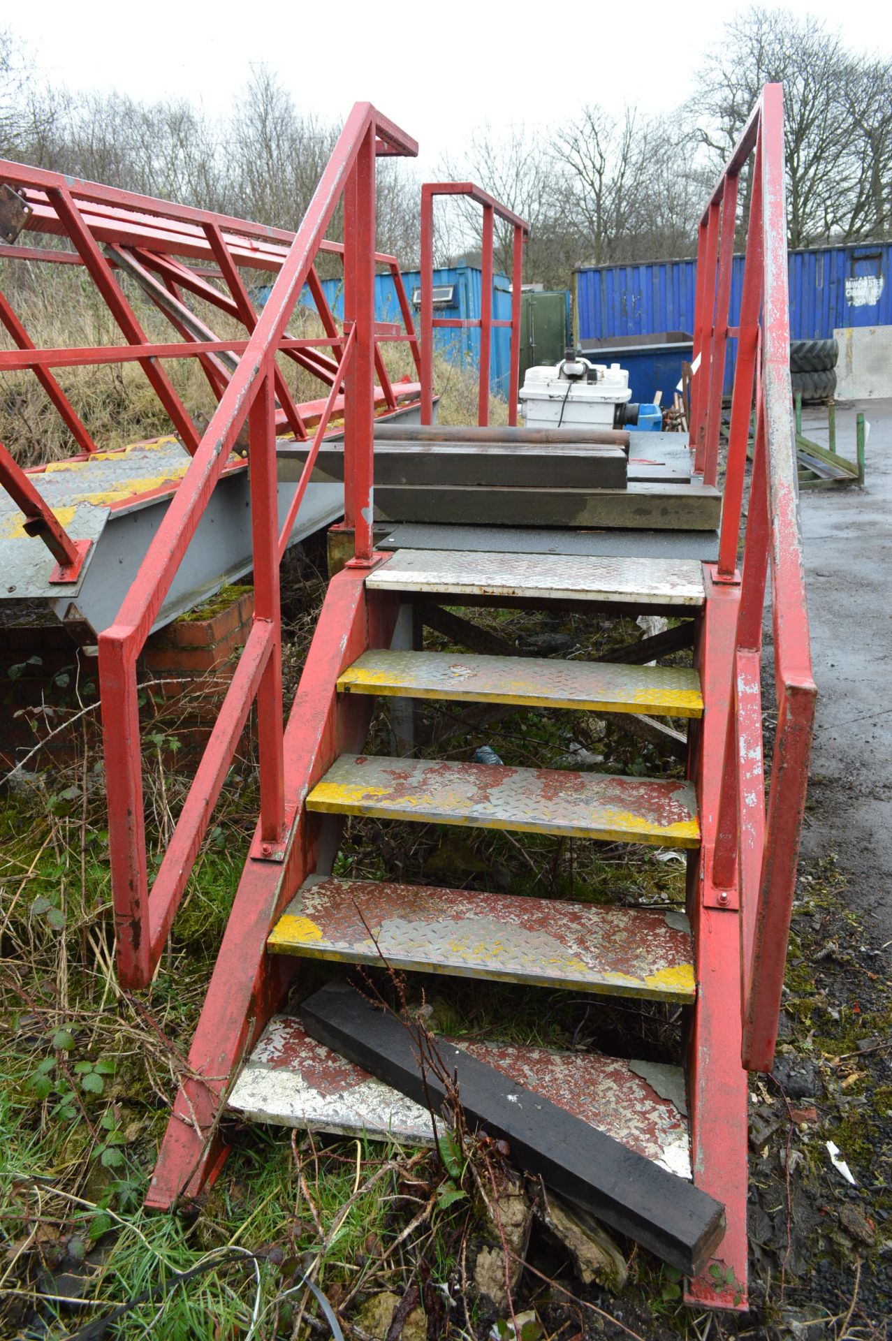 Steel Framed Platform, with access staircase, platform approx. 1m x 3.405m long x 840mm high - Image 3 of 3