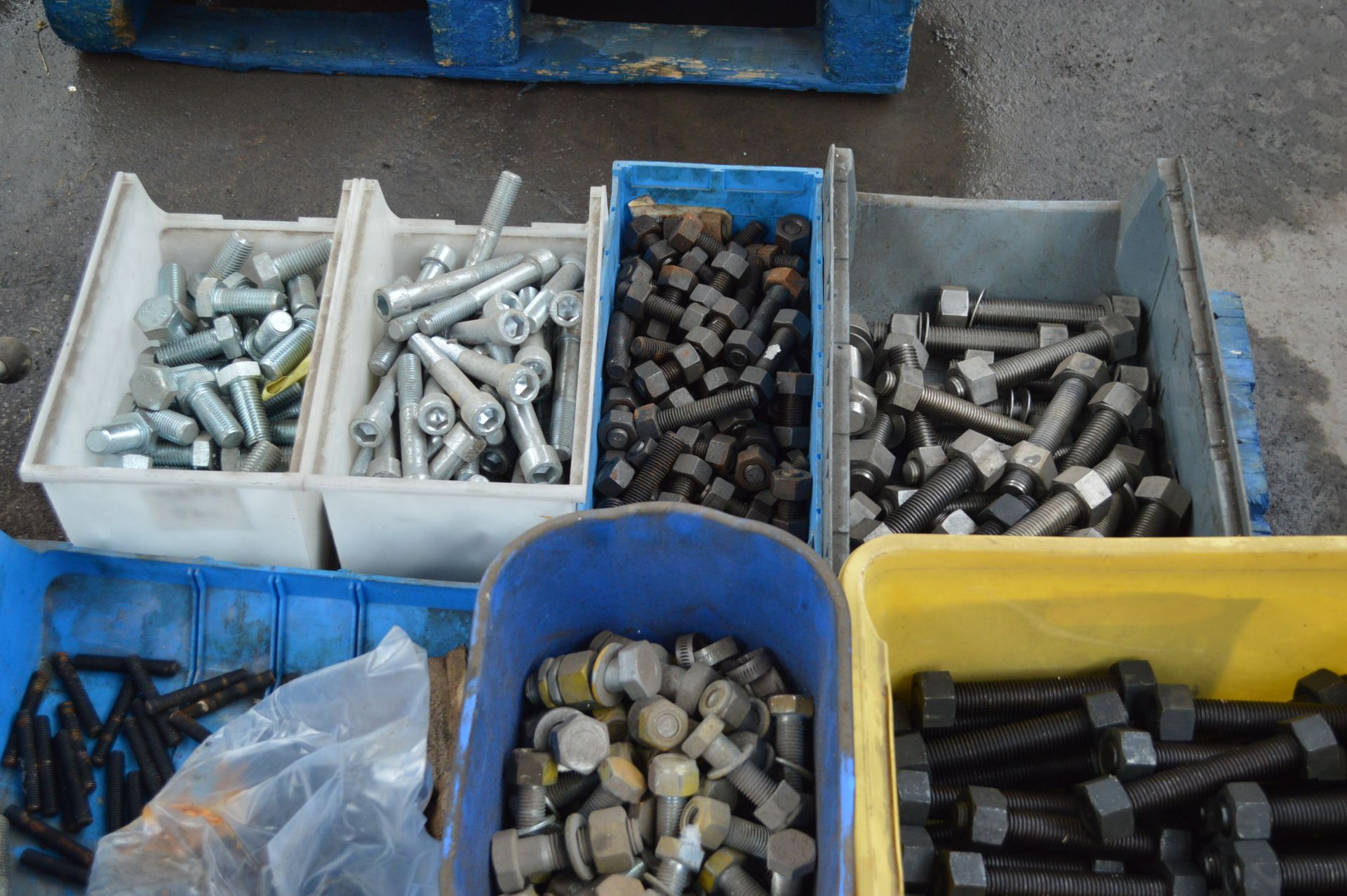 Assorted Fastenings, in plastic boxes on pallet - Image 3 of 3