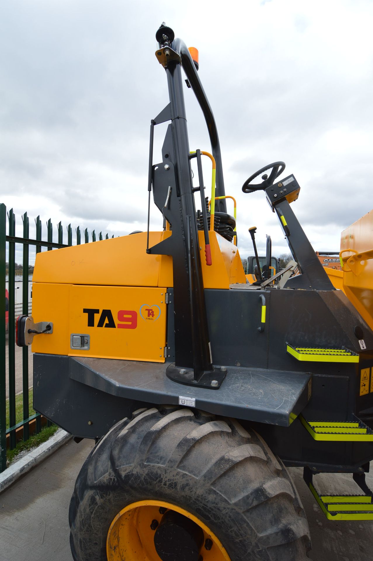 Terex TA9 T4 4WD ARTICULATED DUMPER, VIN SLBD1DJOEH5PS2894, year of manufacture 2017, 9000kg - Image 2 of 3