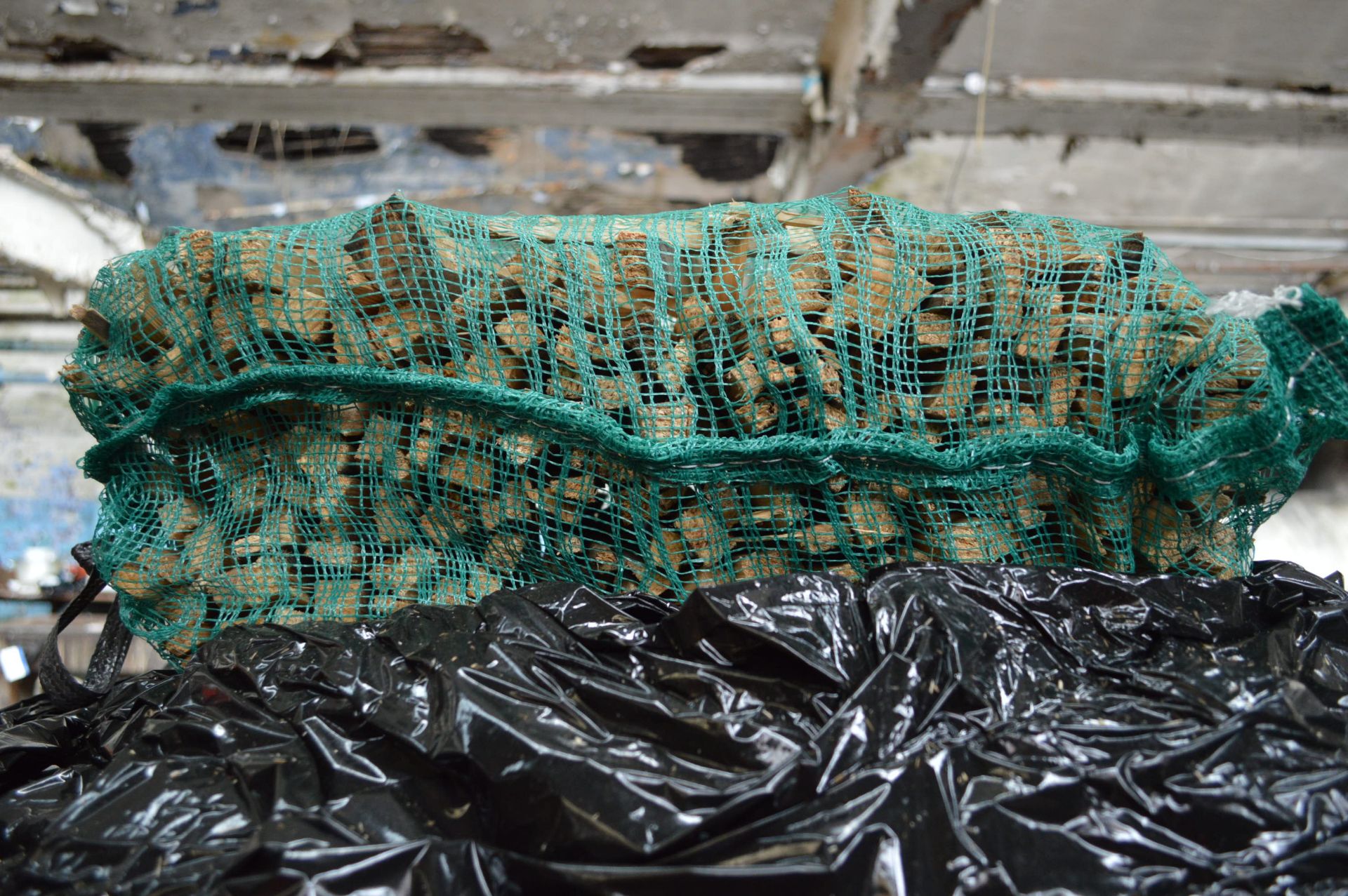 Approx. 50 Bags of Netted Kindling - Image 2 of 2