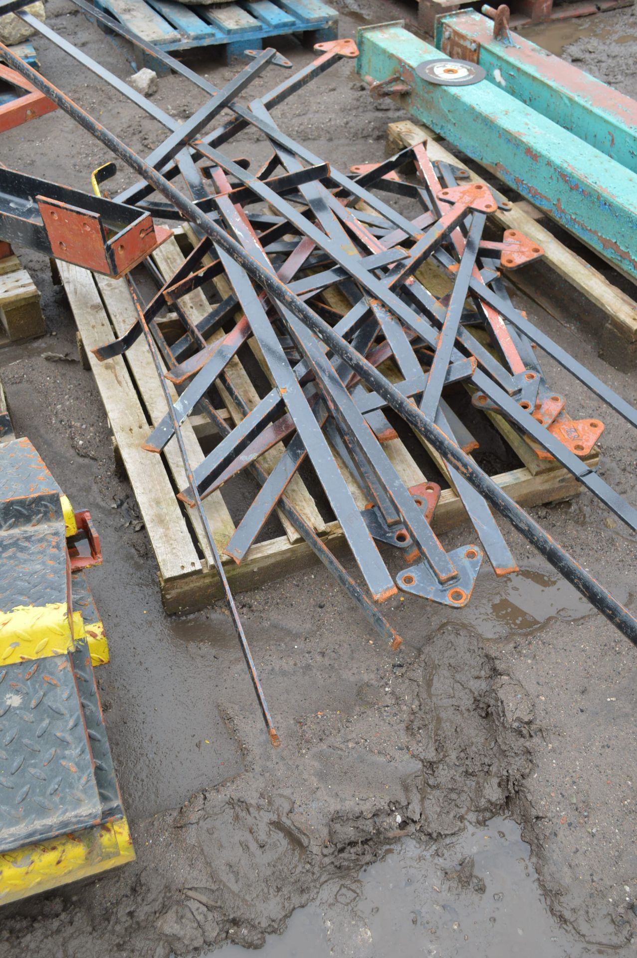 Steel Stairway, on four pallets - Image 5 of 6