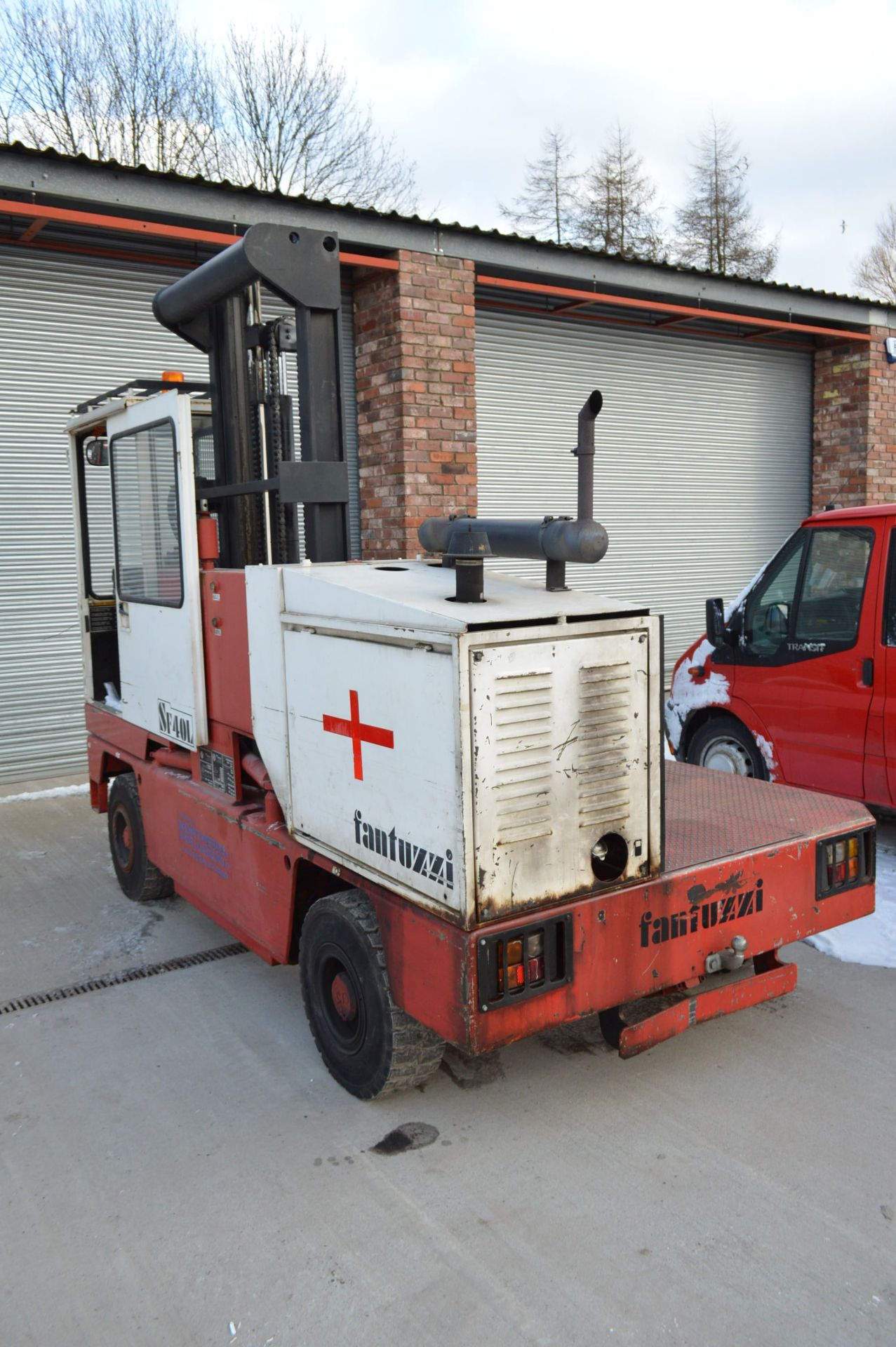 Fantuzzi SF40 40L SERIES 2000 4000kg CAPACITY SIDELOAD FORK LIFT, serial no. 42163, year of - Image 3 of 5