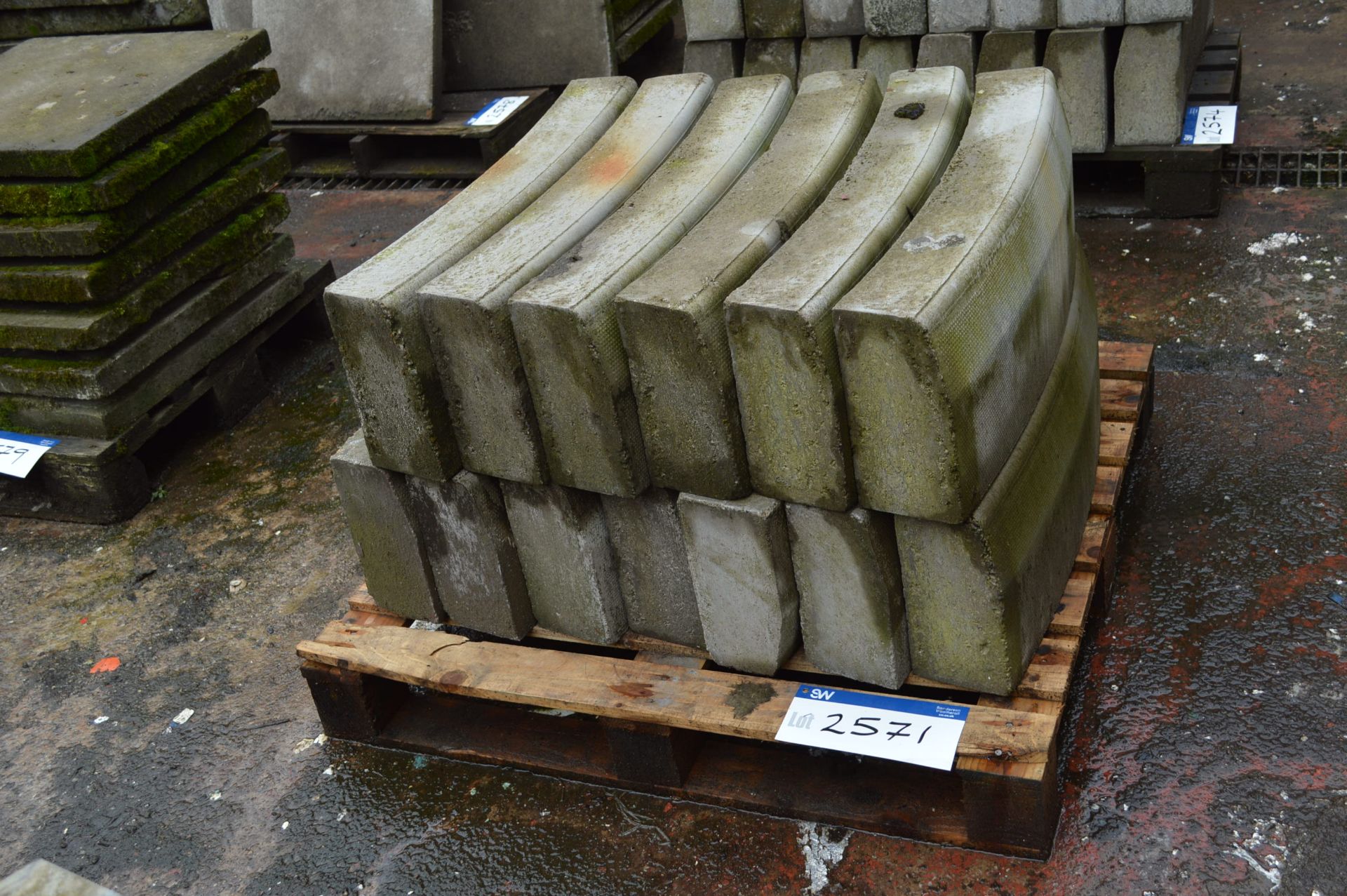 Assorted Lengths of Concrete, as set out on pallet