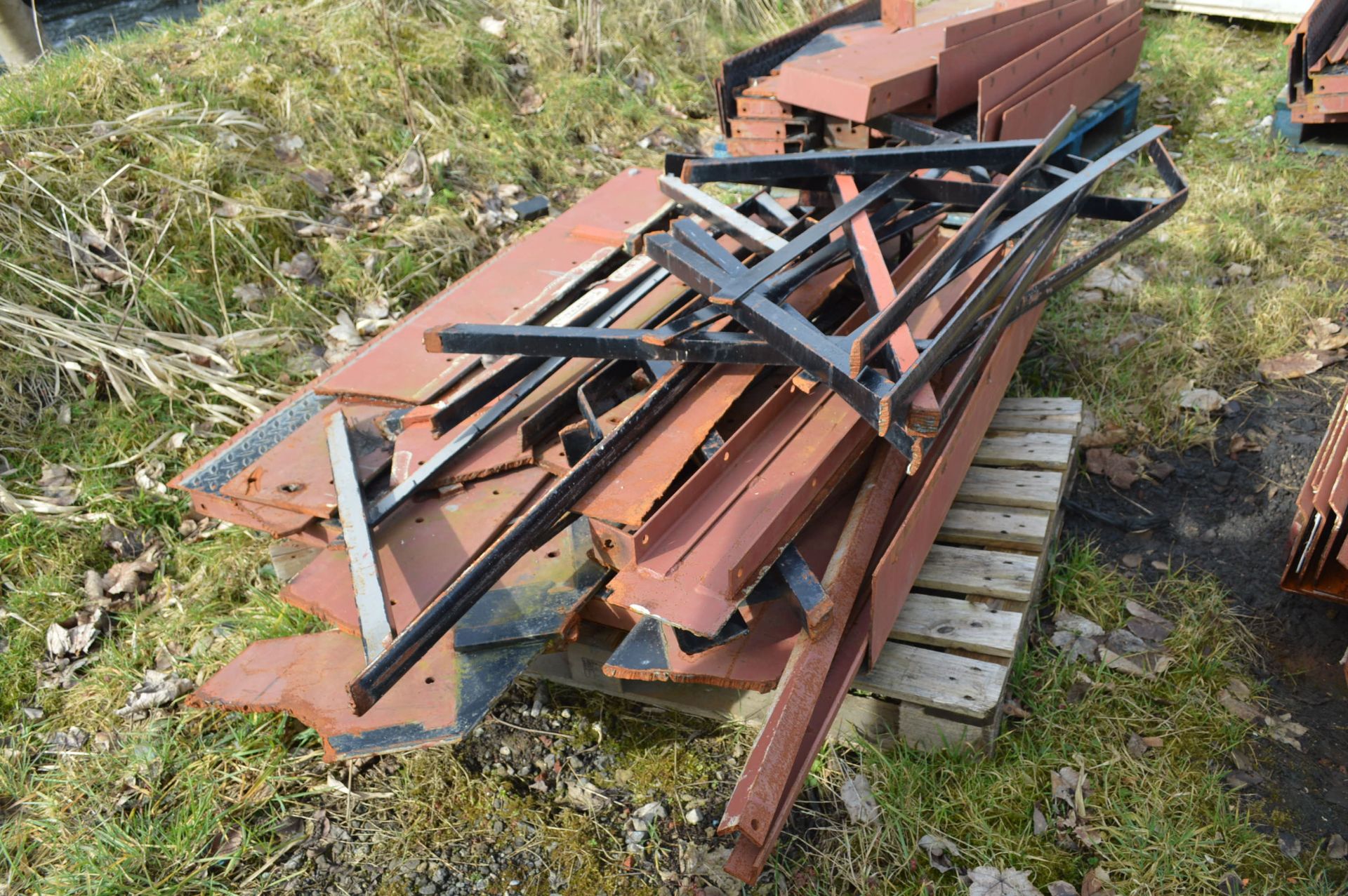 Staircase Components, on six pallets - Image 5 of 9