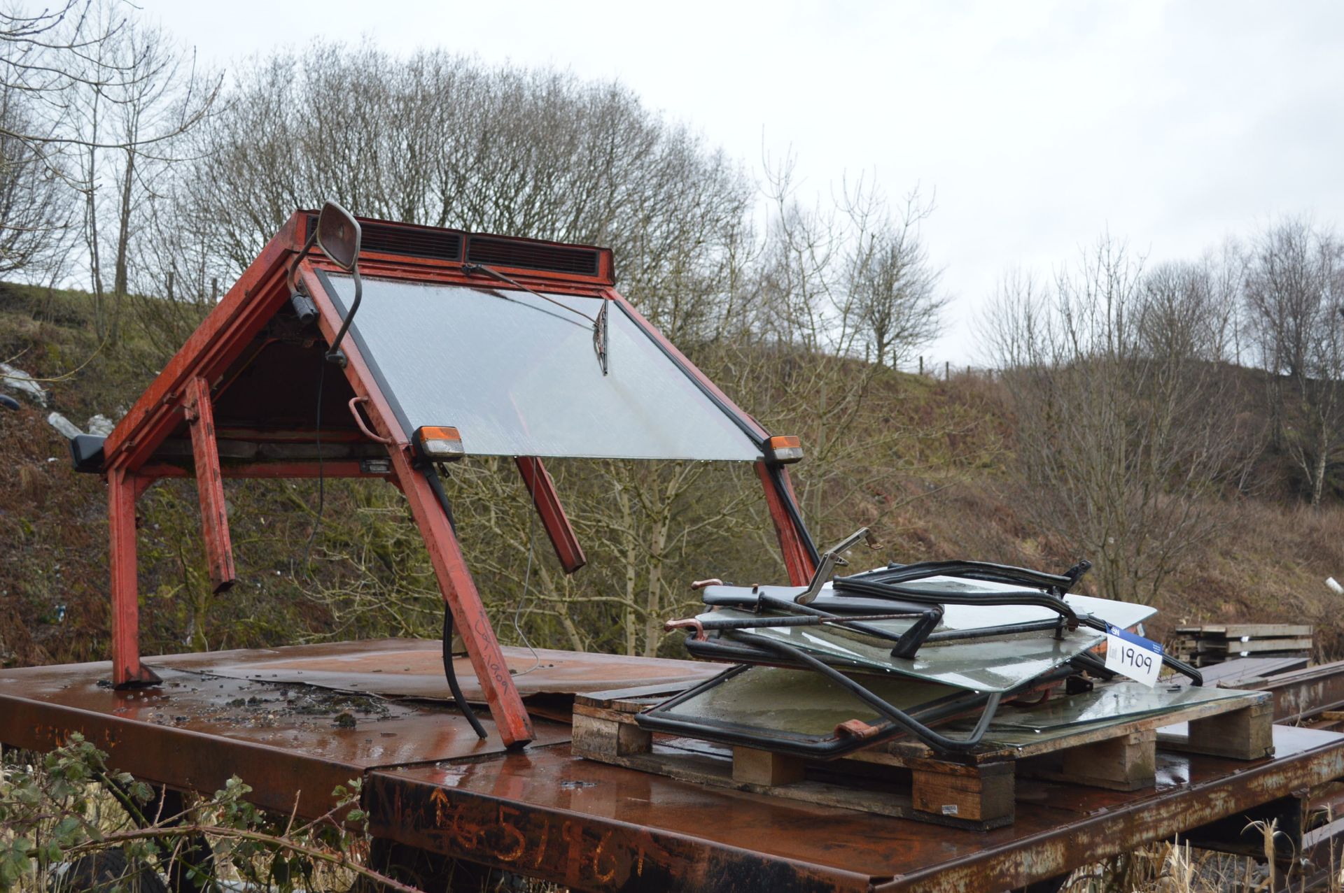 GKN Sankey Tractor Cab - Image 4 of 5