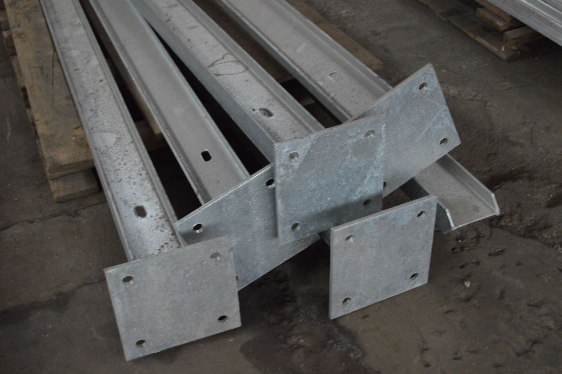 Palisade Fencing Components, as set out on three pallets - Image 2 of 4
