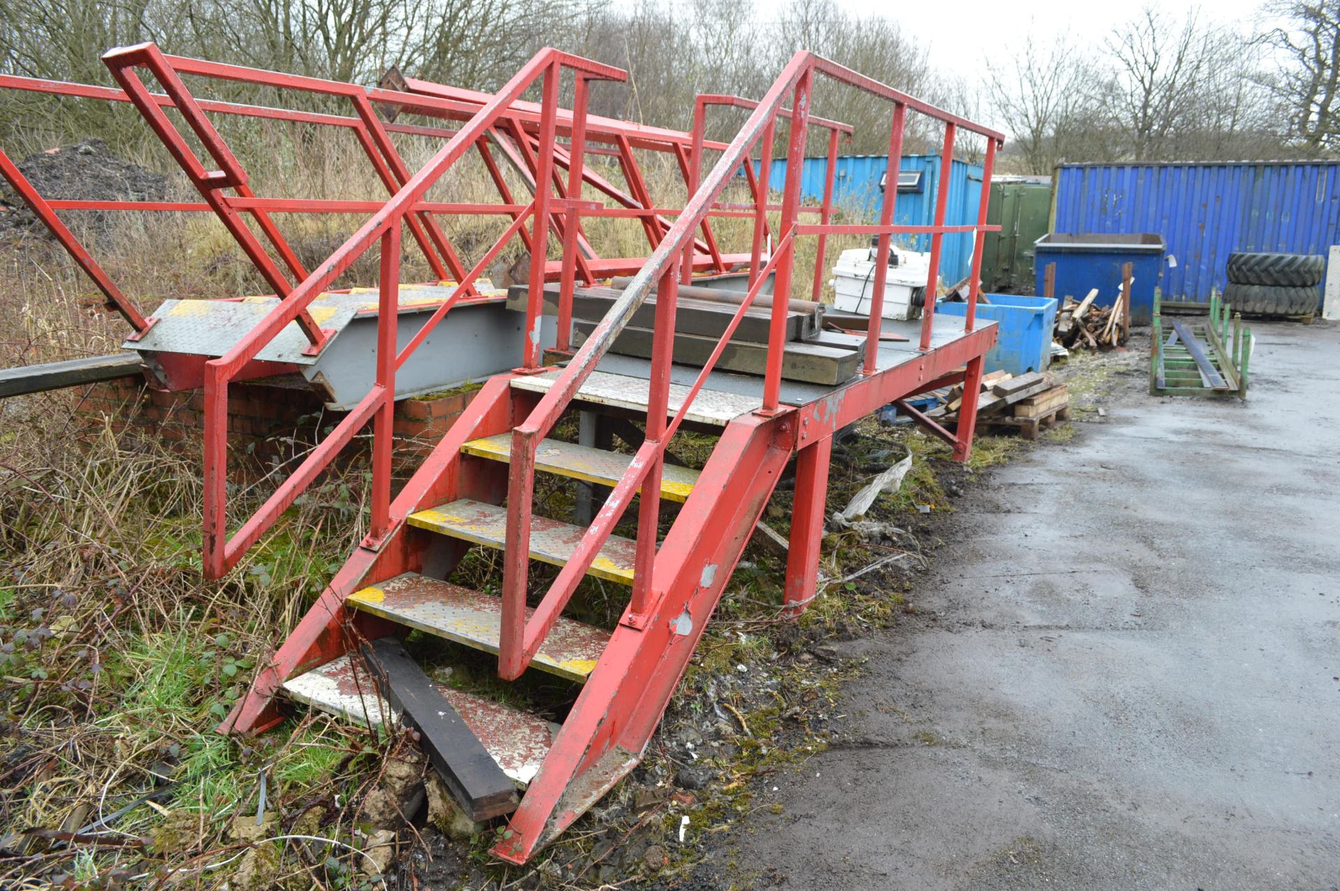 Steel Framed Platform, with access staircase, platform approx. 1m x 3.405m long x 840mm high - Image 2 of 3