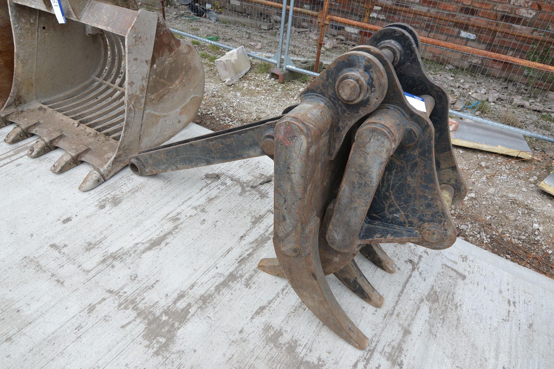 Three/ Four Finger Grapple, 65mm pins for 13 tonne excavator