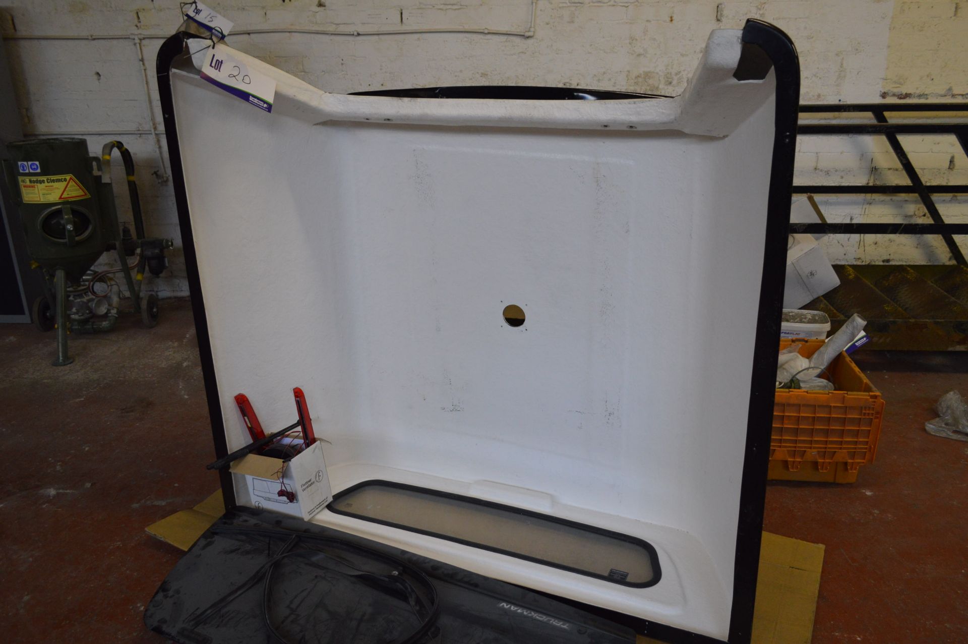 Hard Top for Volkswagen Amarok Pickup, c/w lightin - Image 2 of 6