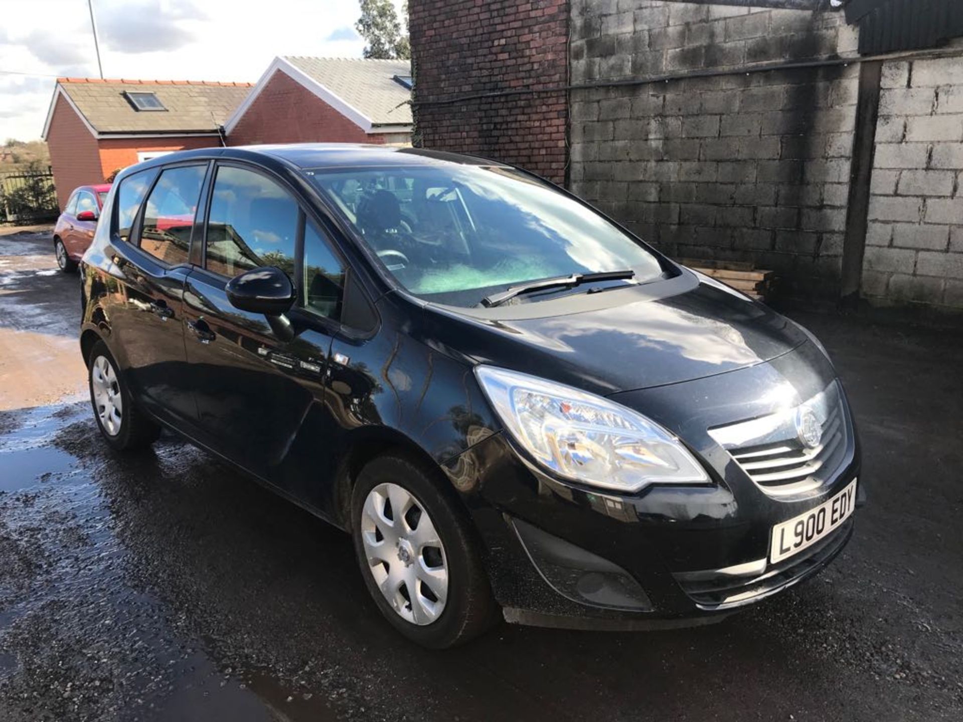 Vauxhall Meriva Exclusiv 1.4 Diesel Five Door Esta - Image 2 of 4