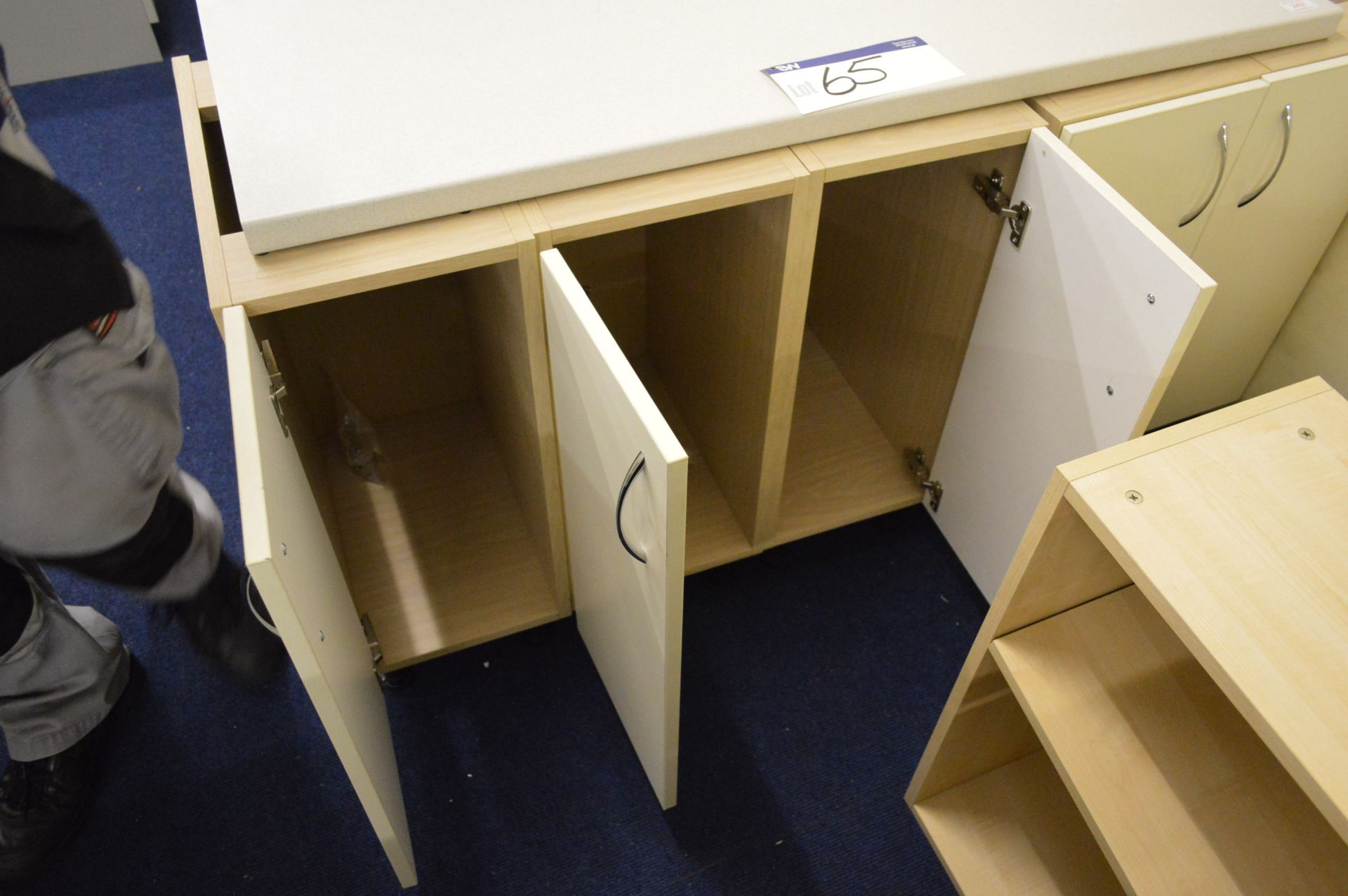 Five 300mm wide Base Units - Image 2 of 2