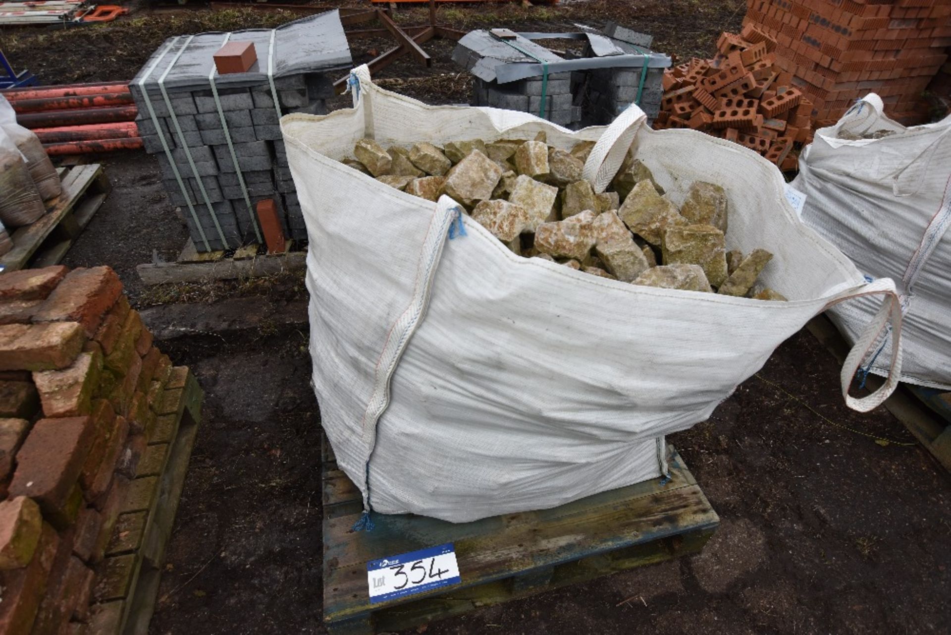 Quantity of Dressed Wall Stone in 1 tonne Tote Sack