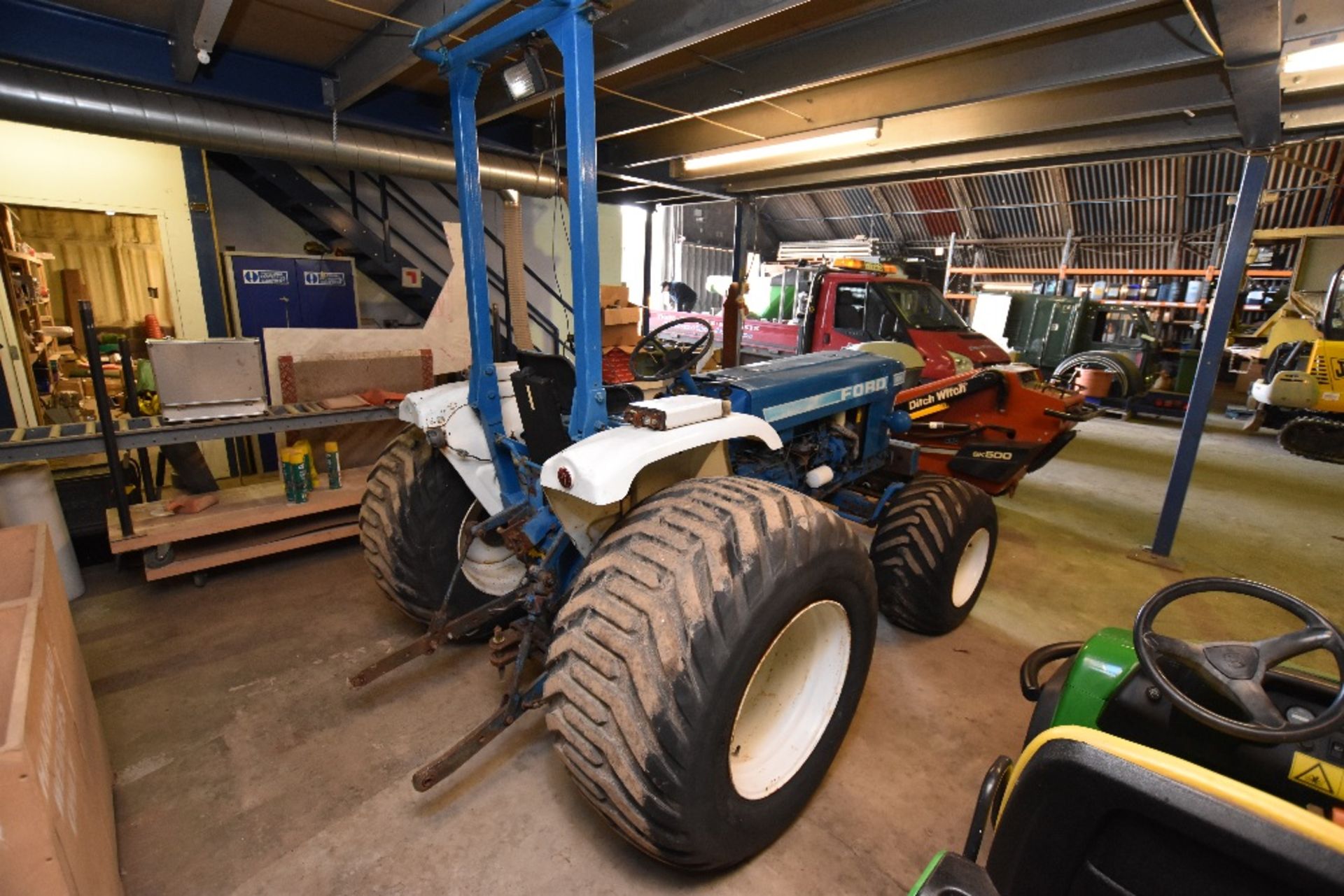 Ford 1910 2-Wheel Drive Tractor, Serial Number: UPE00311, Year of Manufacture -, Hours: 5,332 on LGP - Image 4 of 4