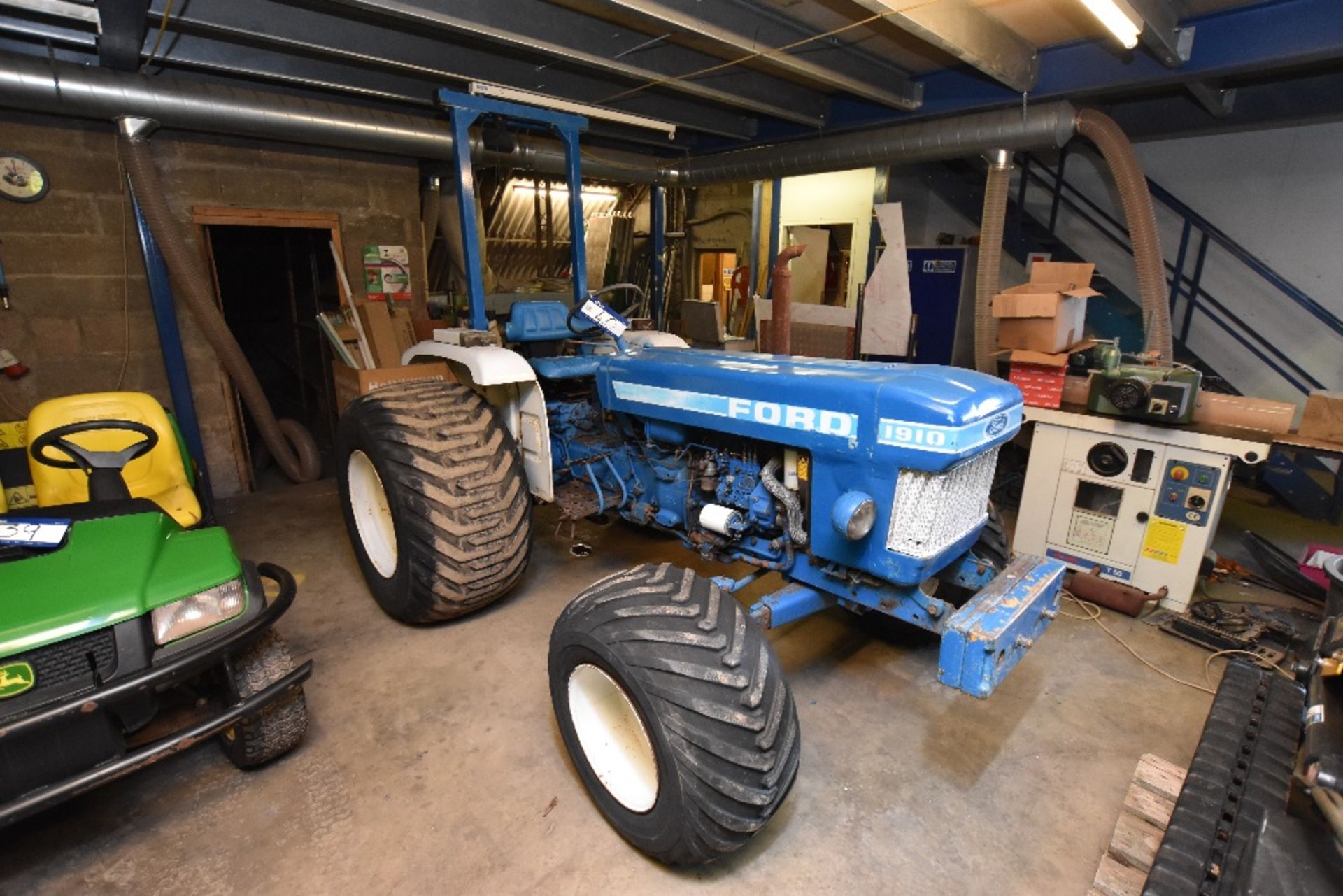 Ford 1910 2-Wheel Drive Tractor, Serial Number: UPE00311, Year of Manufacture -, Hours: 5,332 on LGP