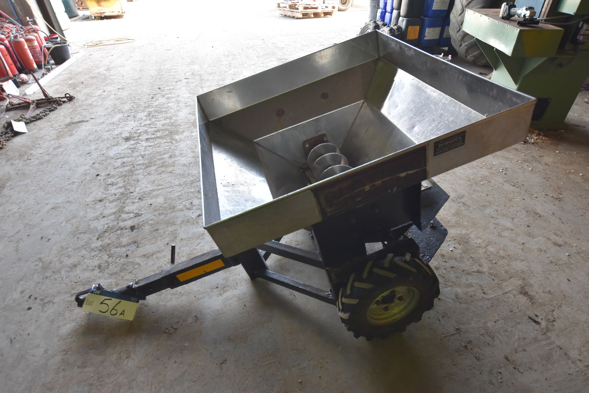 Dobson Ball Hitch Stainless Steel Hopper Single Axle Grit / Salt Spreader