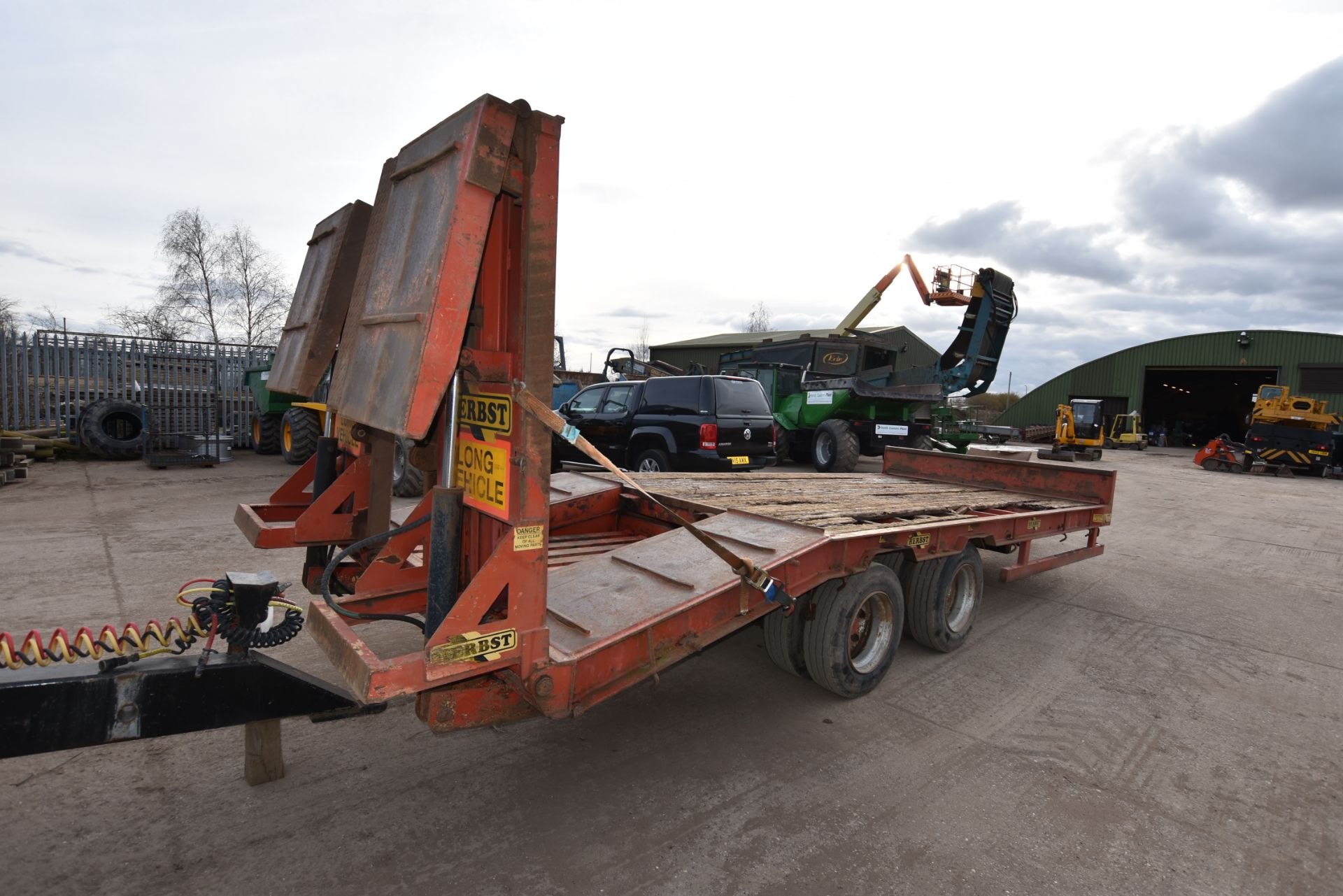 Herbst twin axle tandem wheel drawbar plant trailer with hydraulic ramps. Overall dimensions: 6.5m x - Bild 2 aus 5