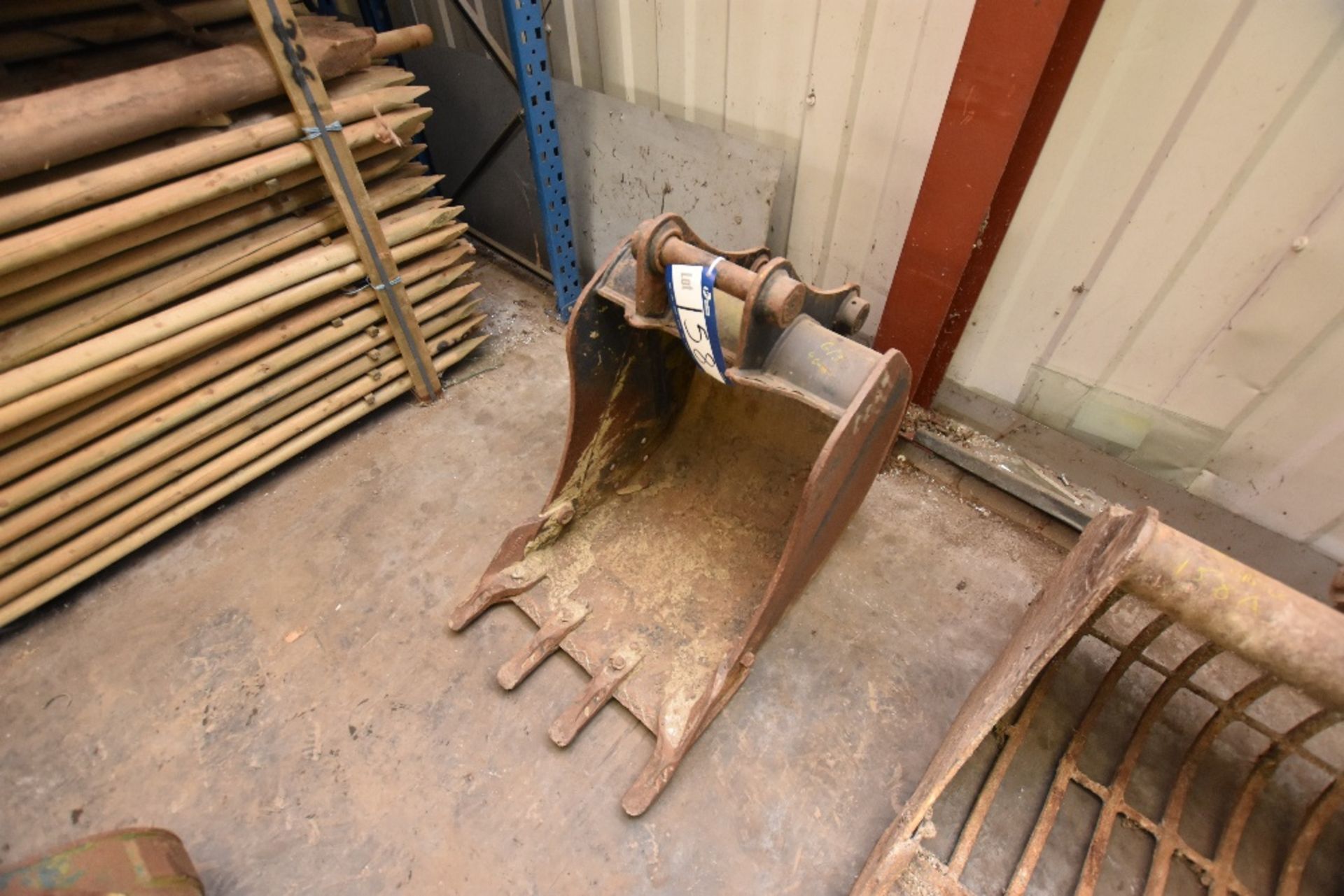 2ft Bucket, 45mm Pins (6-8 Tonne Machine)